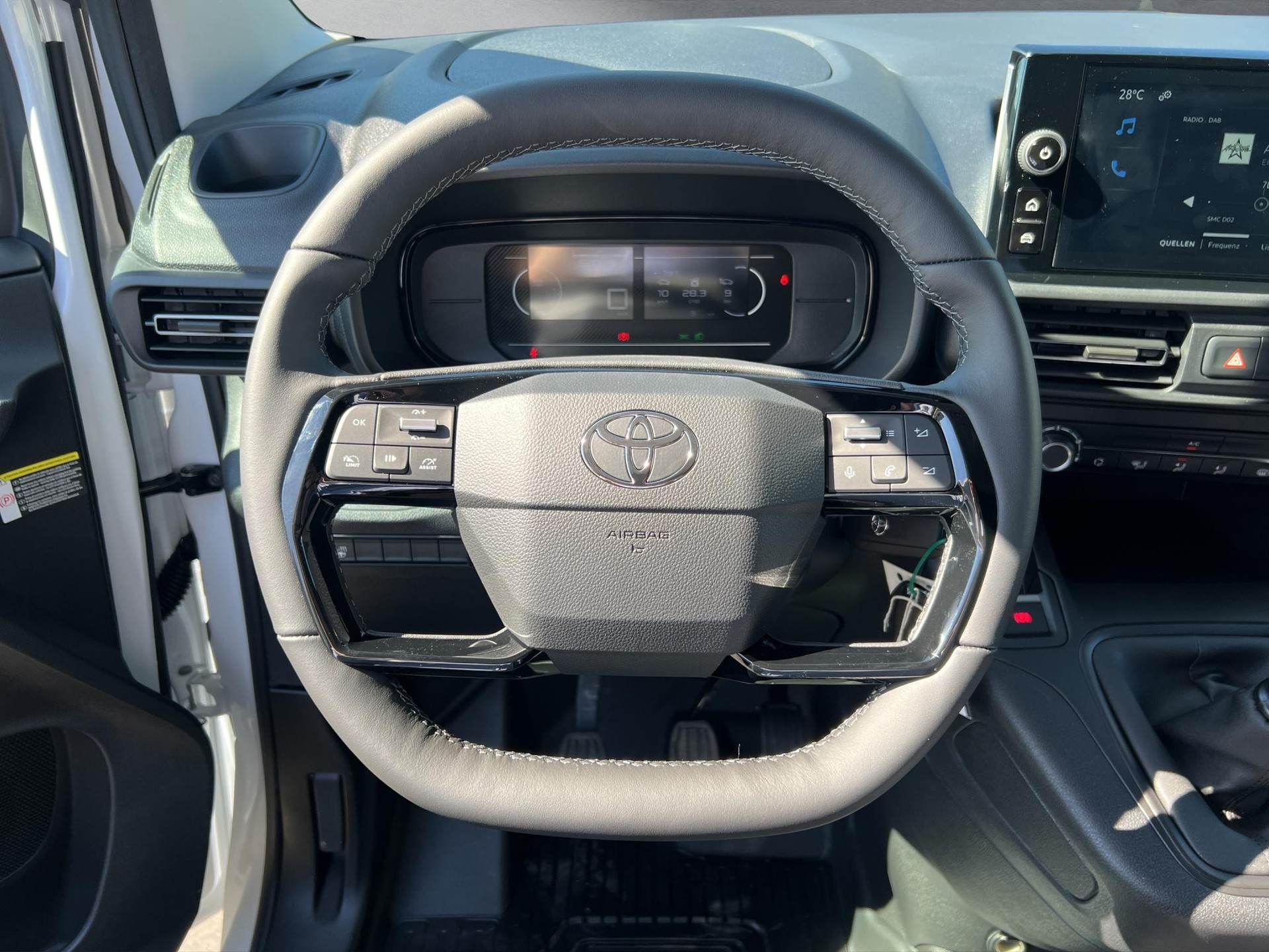 TOYOTA PROACE CITY Van L2 1.2 Active-showroom-element-3