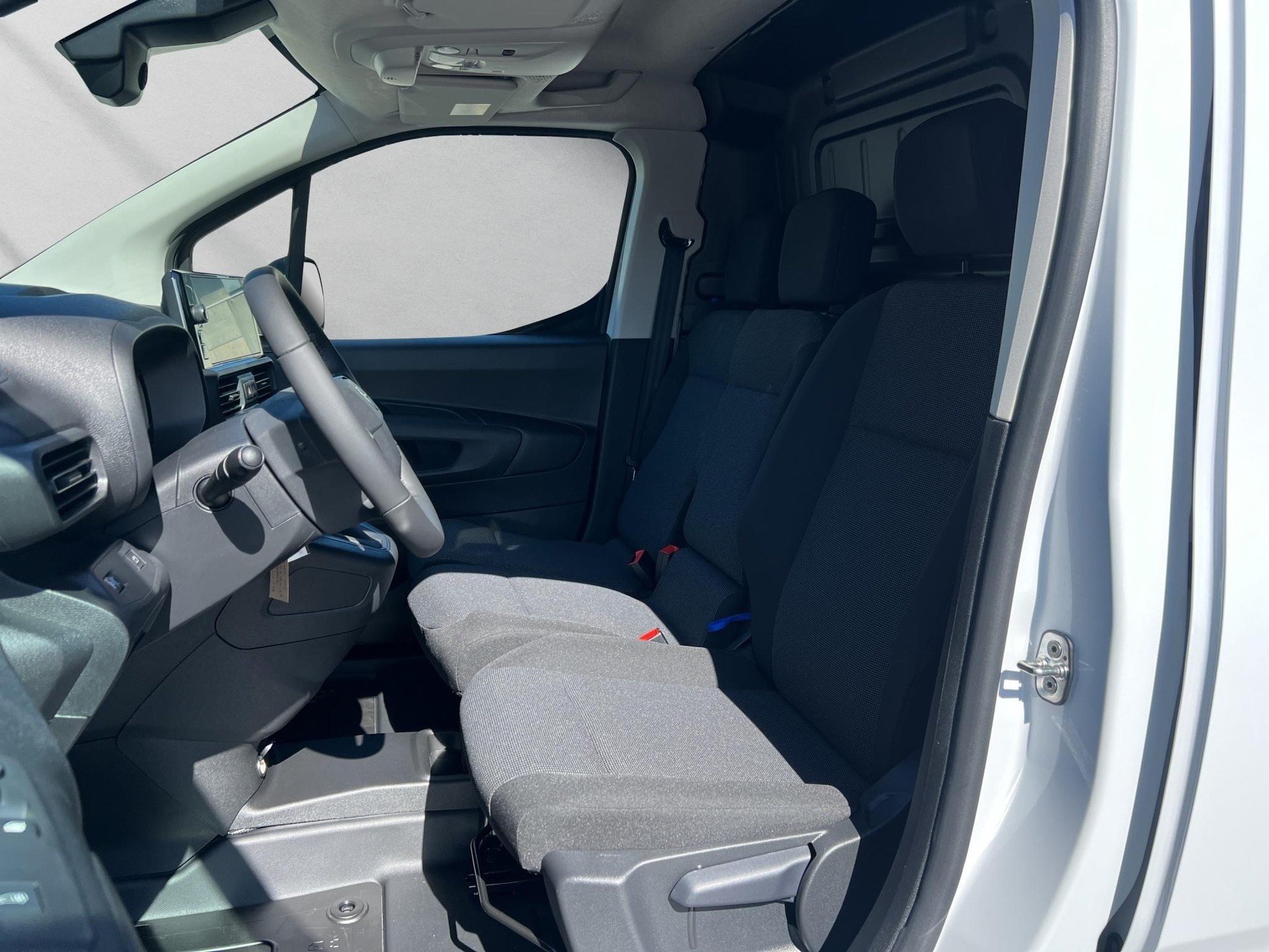 TOYOTA PROACE CITY Van L2 1.2 Active-image-7