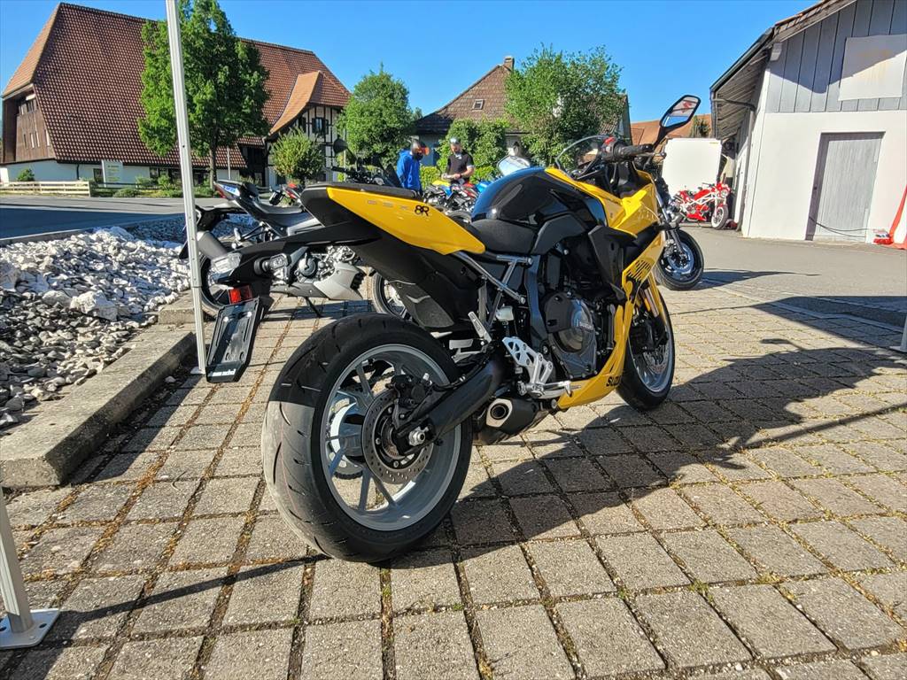 SUZUKI GSX-8 R-image-3
