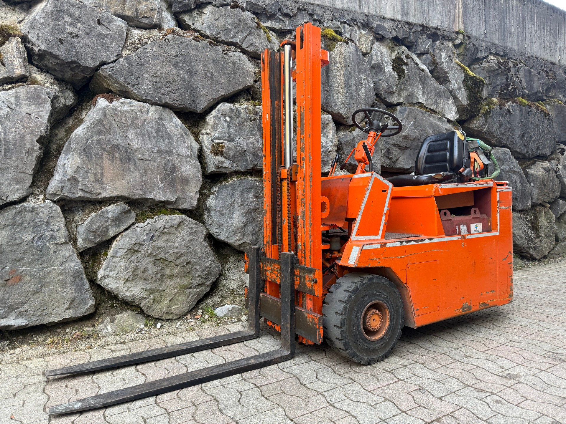 UNIMOG Stapler