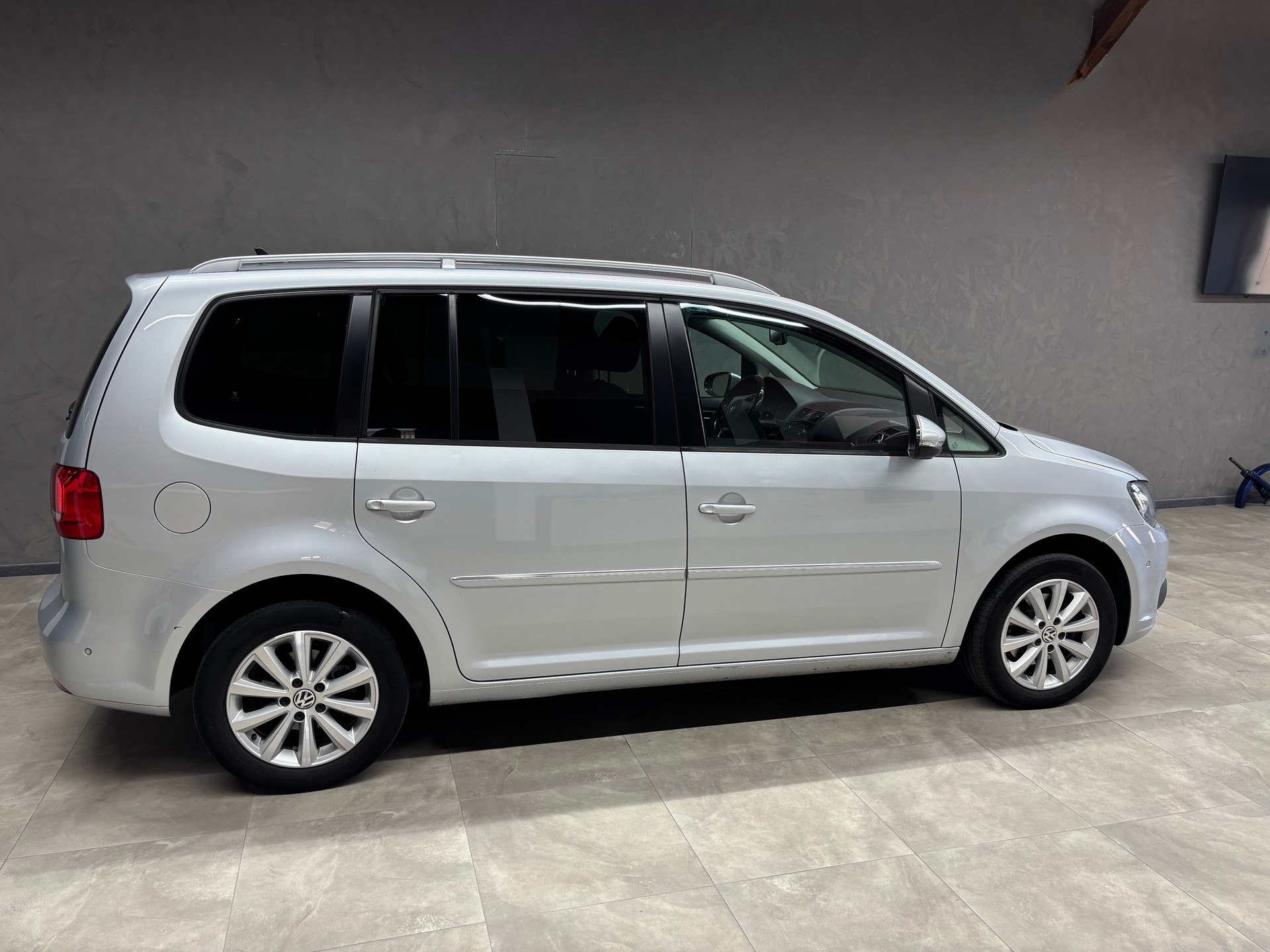 VW Touran 1.4 TSI Highline DSG-image-2