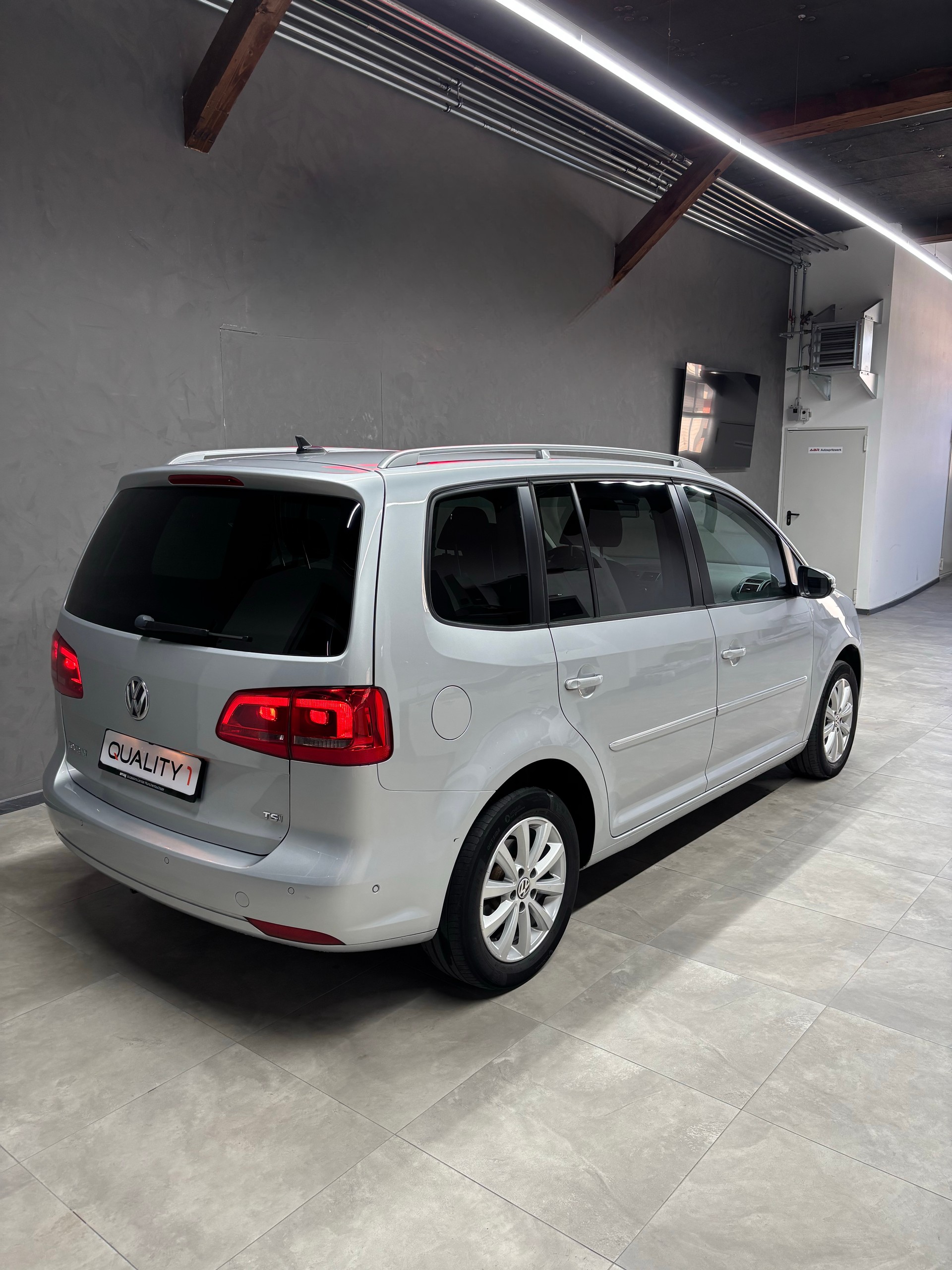VW Touran 1.4 TSI Highline DSG-image-3