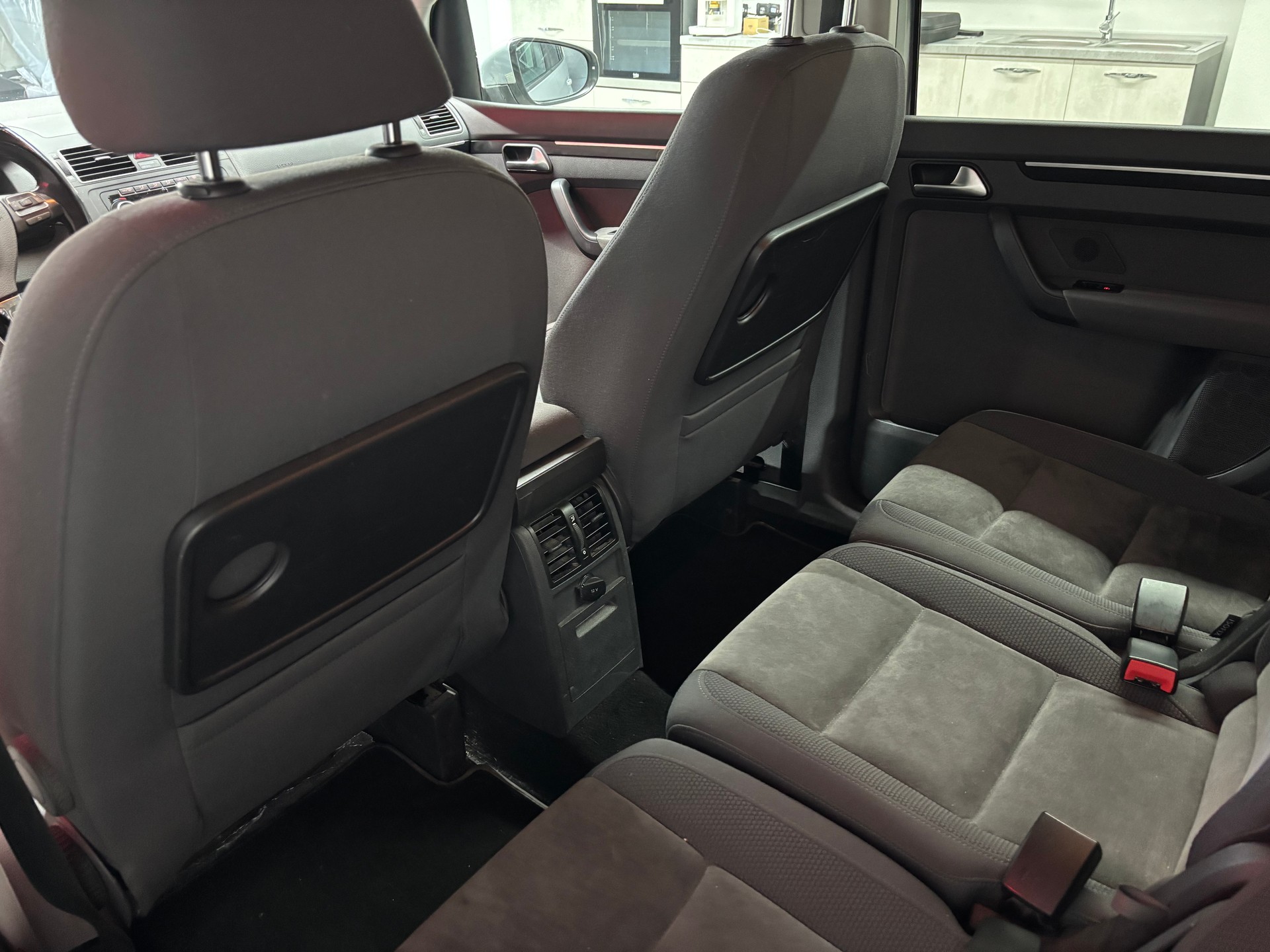 VW Touran 1.4 TSI Highline DSG-image-7