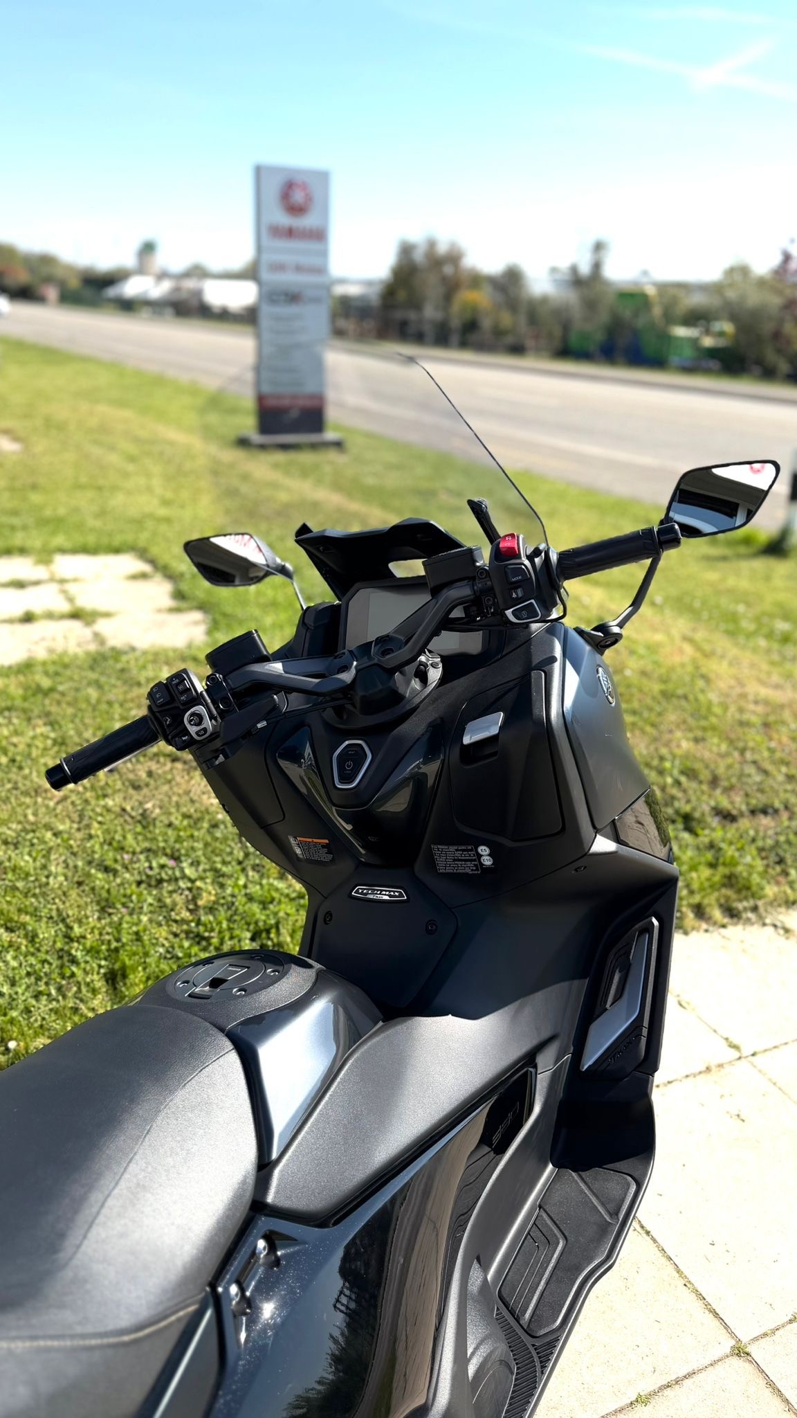 YAMAHA T-MAX Tech-Max XP 560-image-3