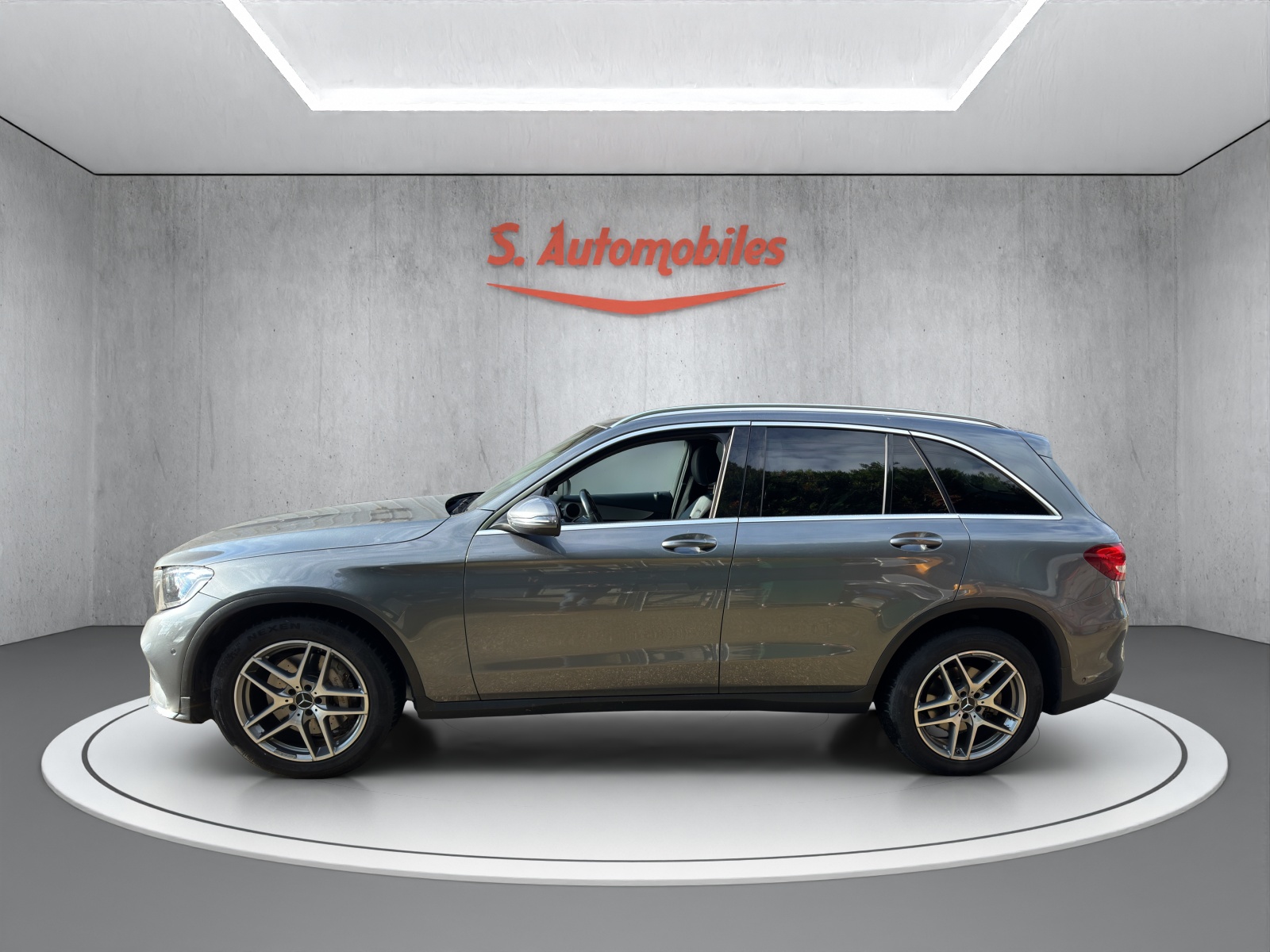 MERCEDES-BENZ GLC 250 d AMG Line 4Matic 9G-Tronic-image-2