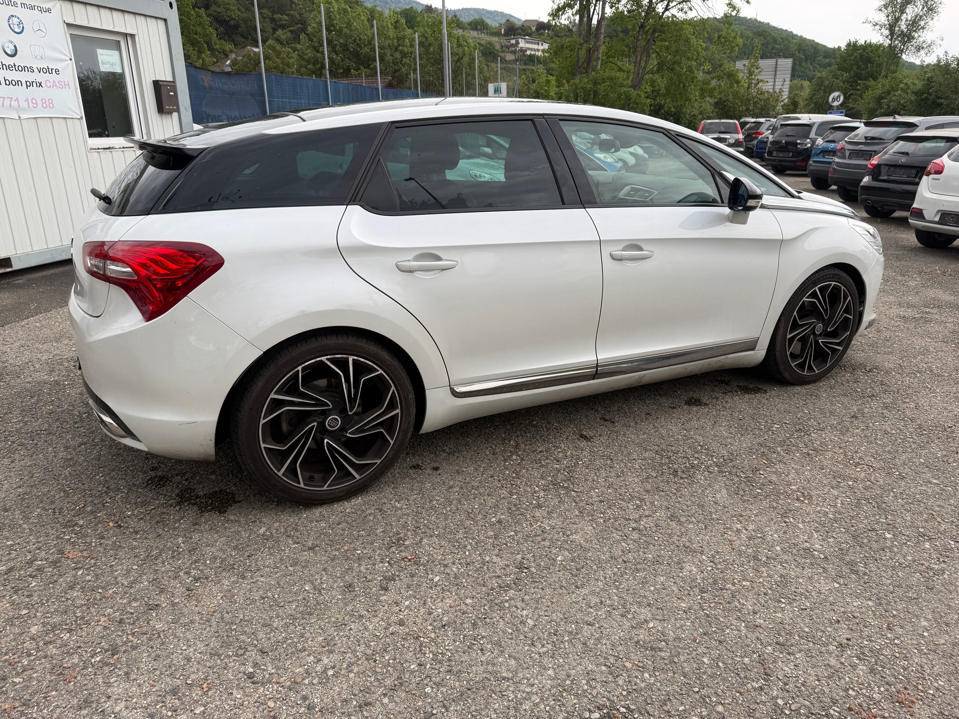 DS AUTOMOBILES DS5 1.6 Turbo SO Chic-image-5