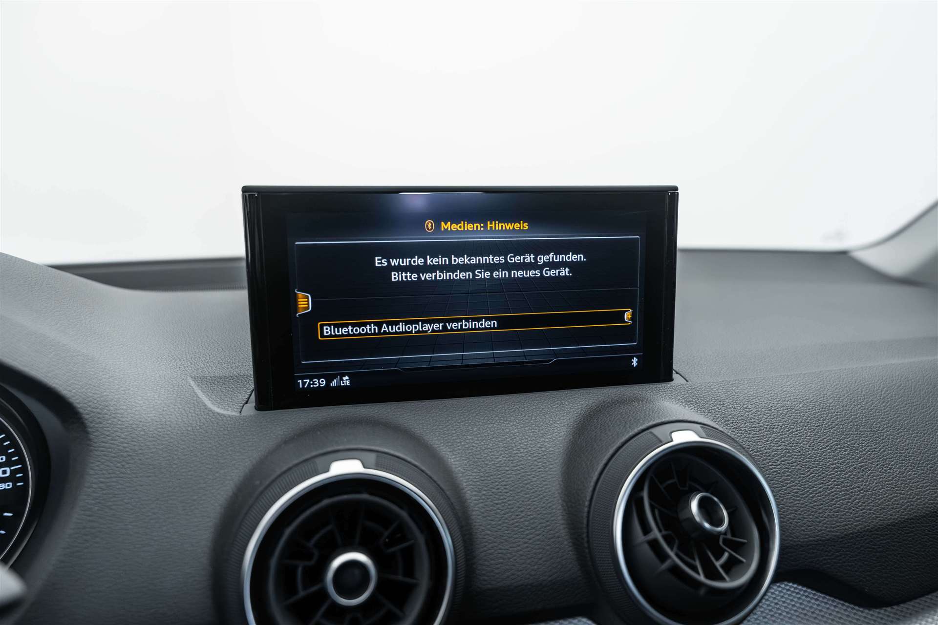 AUDI Q2 35 TFSI S-tronic 150PS-image-18