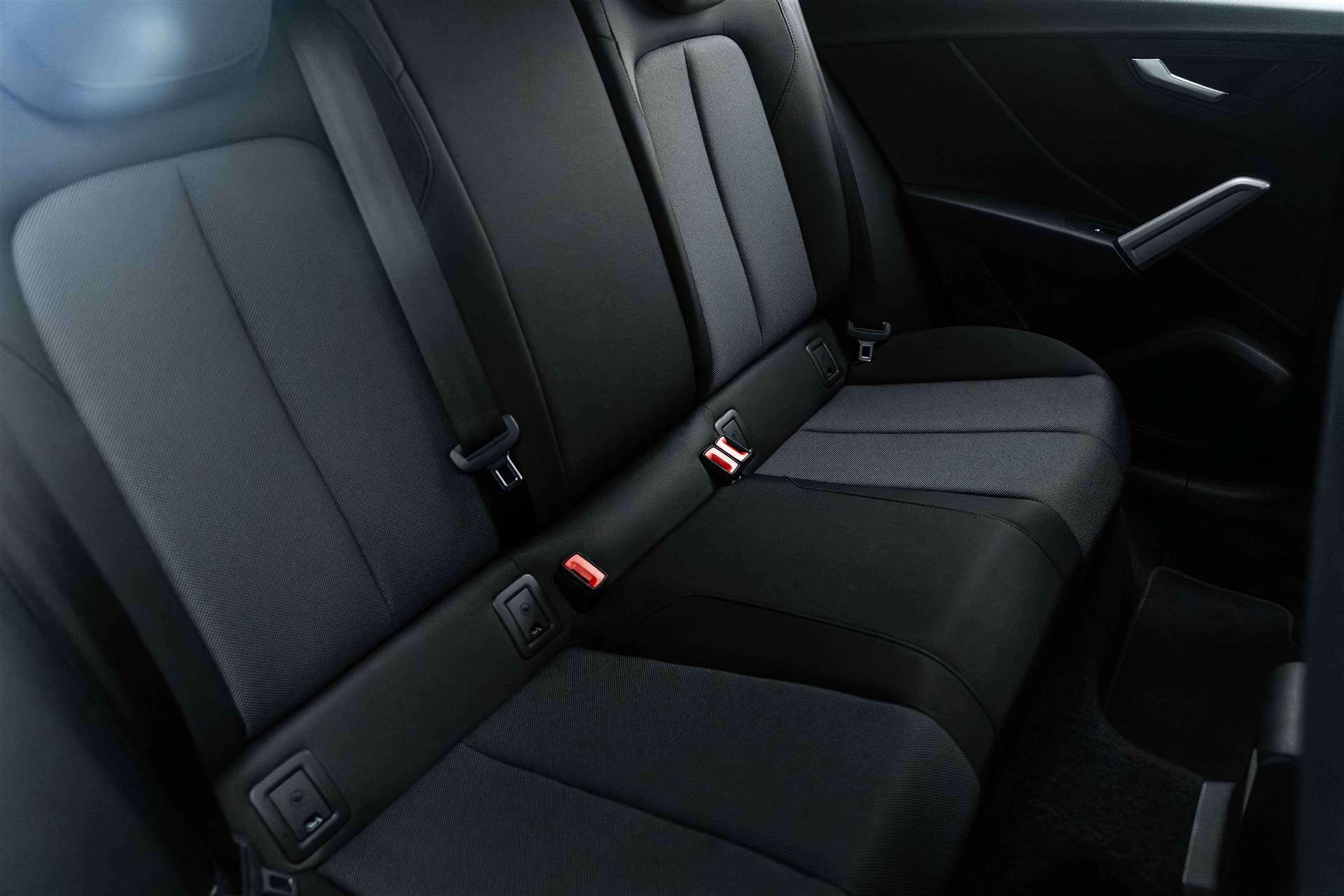 AUDI Q2 35 TFSI S-tronic 150PS-image-13