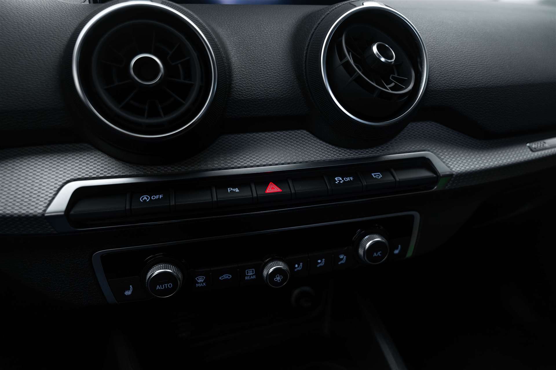 AUDI Q2 35 TFSI S-tronic 150PS-image-23