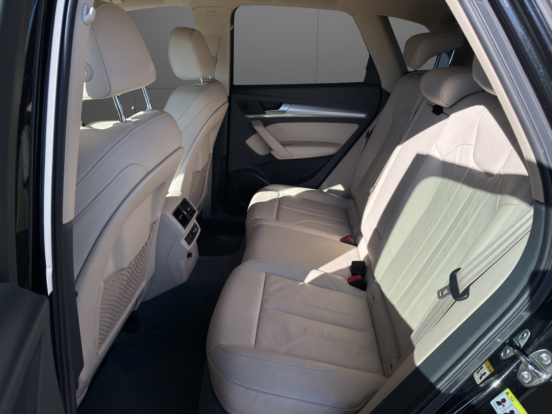 AUDI Q5 45 TFSI sport quattro S-tronic S Line-image-9