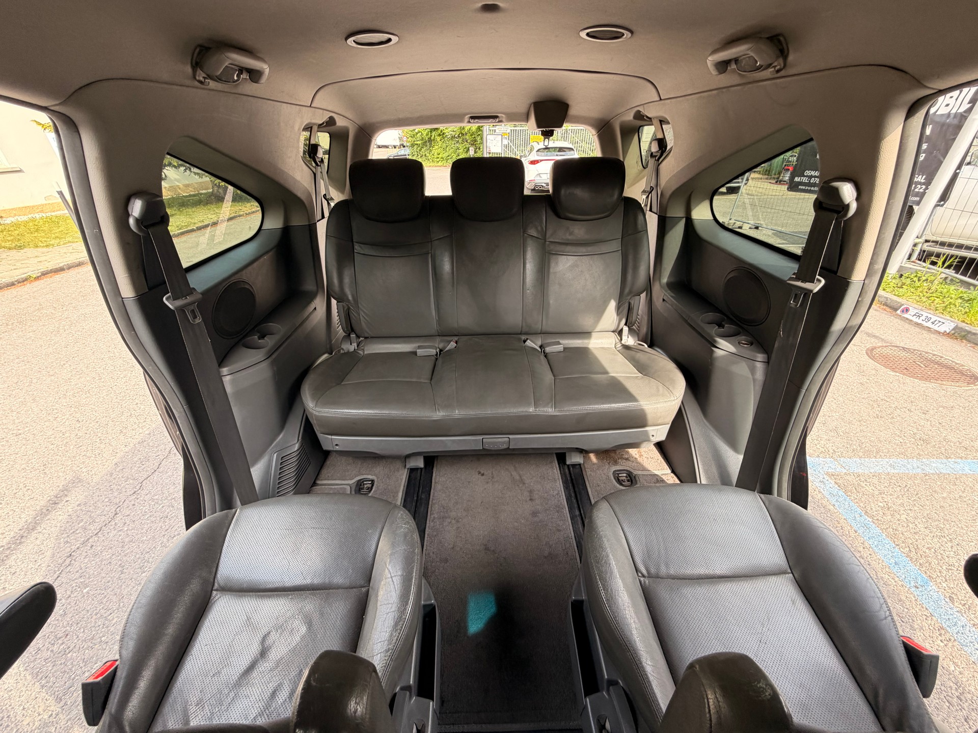 KGM-SsangYong Rodius SV 270 Xdi 4WD Automatic-image-26