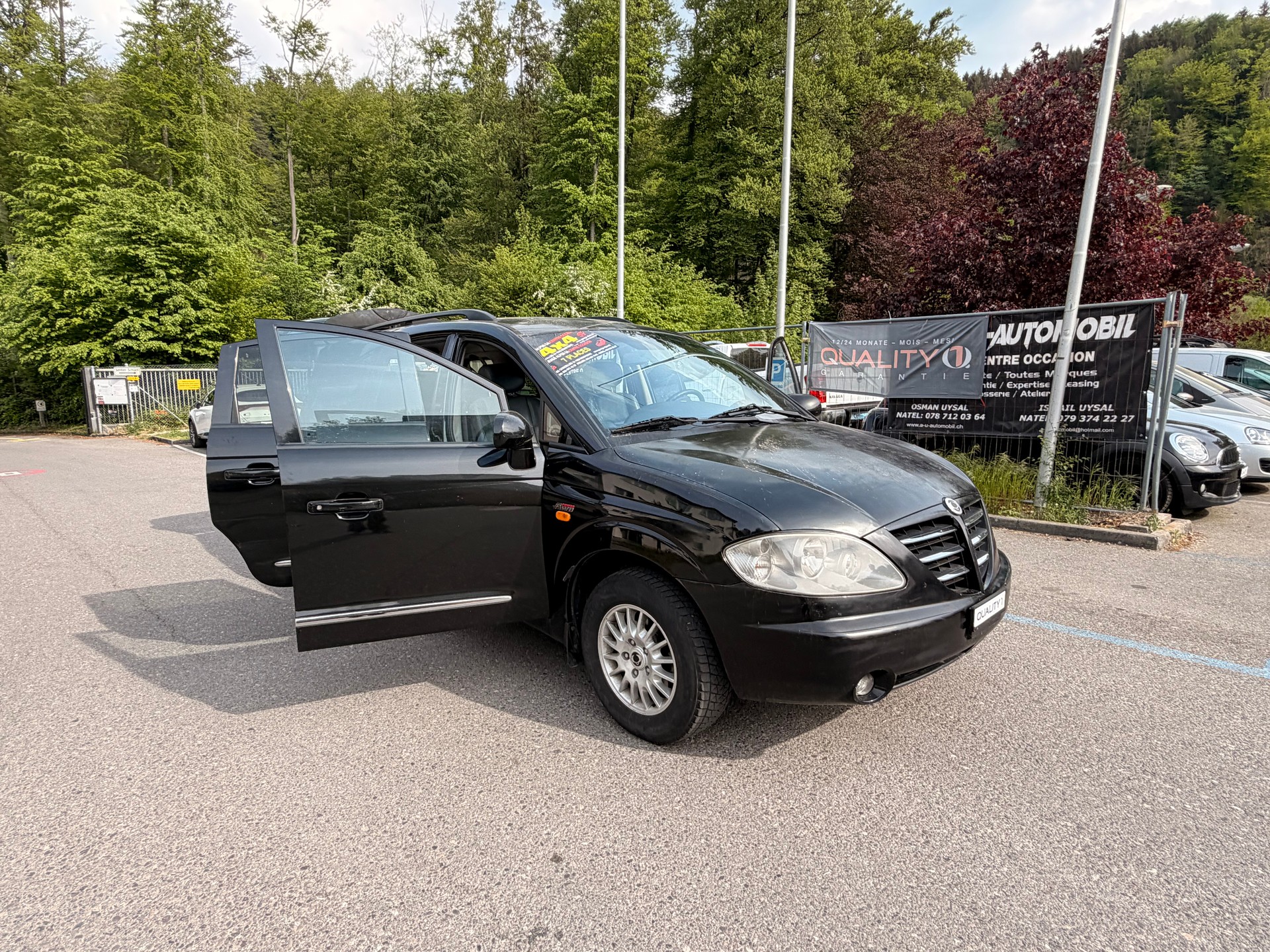 KGM-SsangYong Rodius SV 270 Xdi 4WD Automatic-image-21