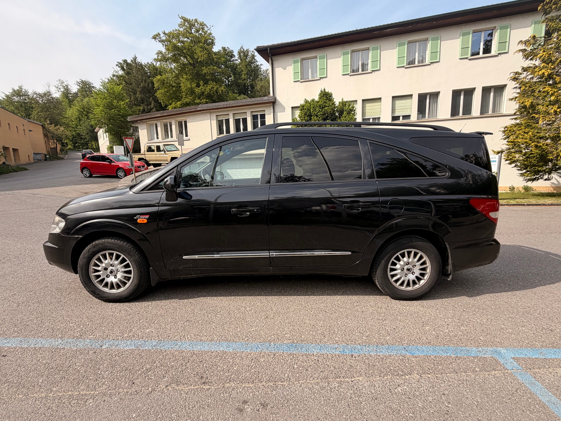 KGM-SsangYong Rodius SV 270 Xdi 4WD Automatic-showroom-element-3