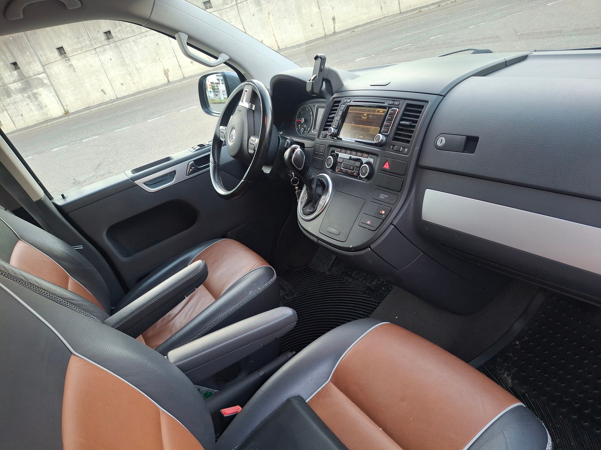 VW T5 Multivan 2.0 Bi-TDI CR Panamericana 4Motion DSG-image-28