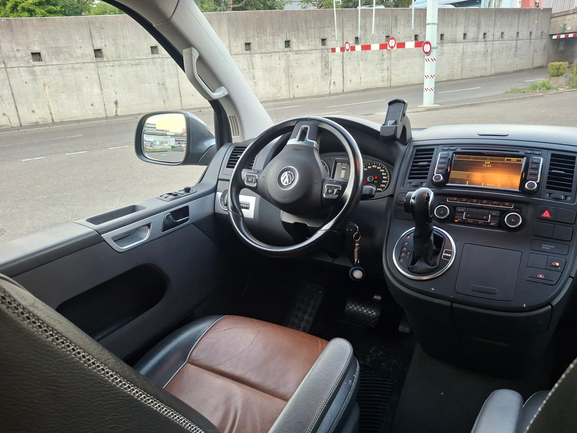 VW T5 Multivan 2.0 Bi-TDI CR Panamericana 4Motion DSG-image-22