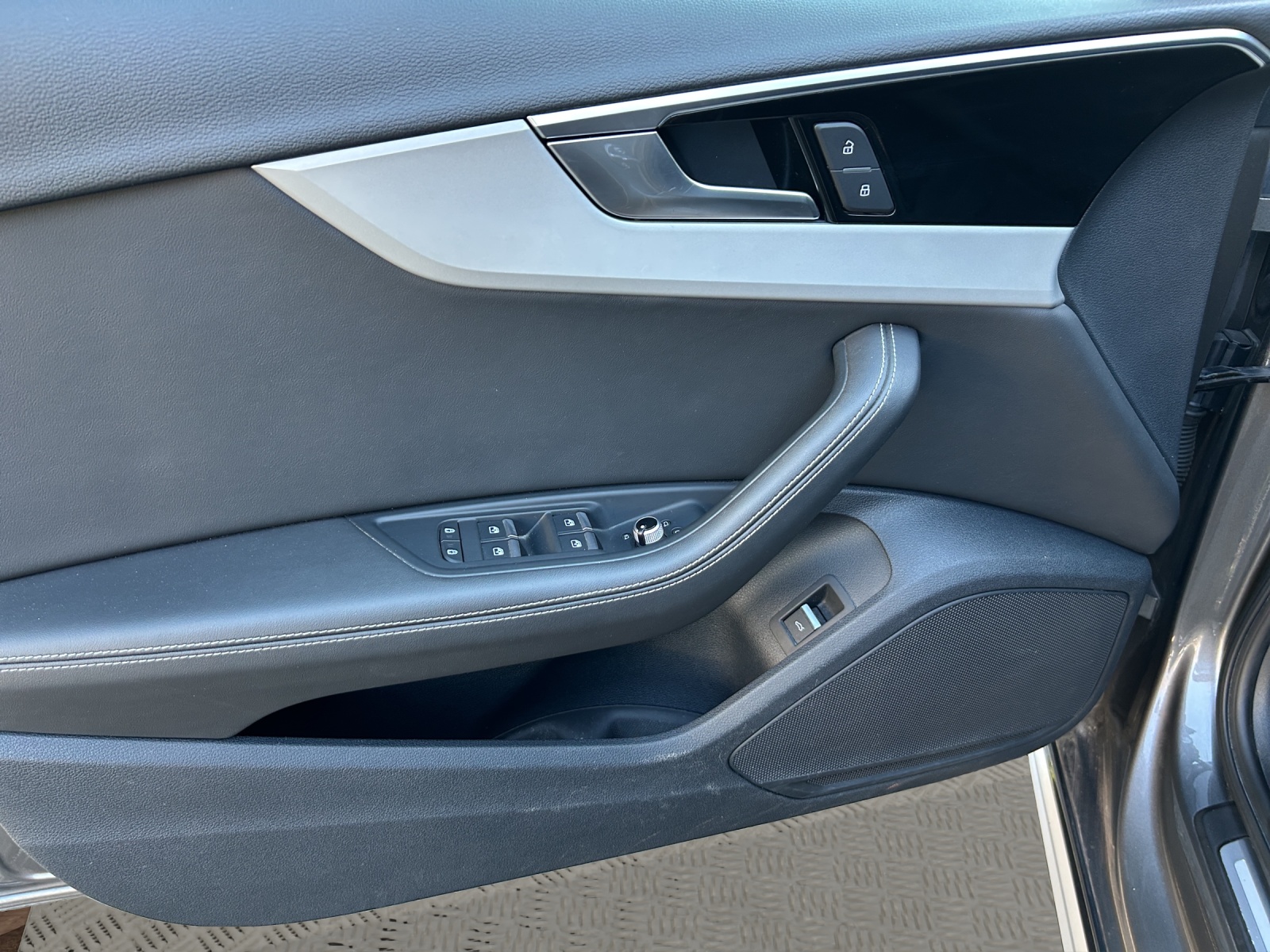 AUDI A4 allroad 45 TFSI quattro S-tronic-image-17