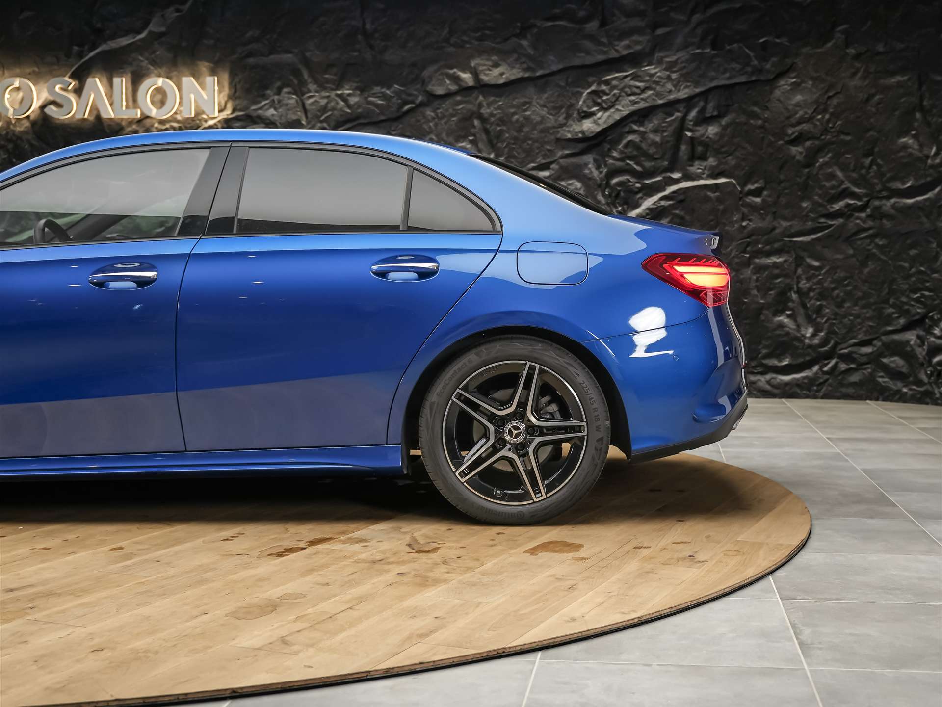 MERCEDES-BENZ A 200 AMG Line 7G-DCT *Rückfahrkamera*Lenkradheizung*AMG Line Advanced Plus*-image-16