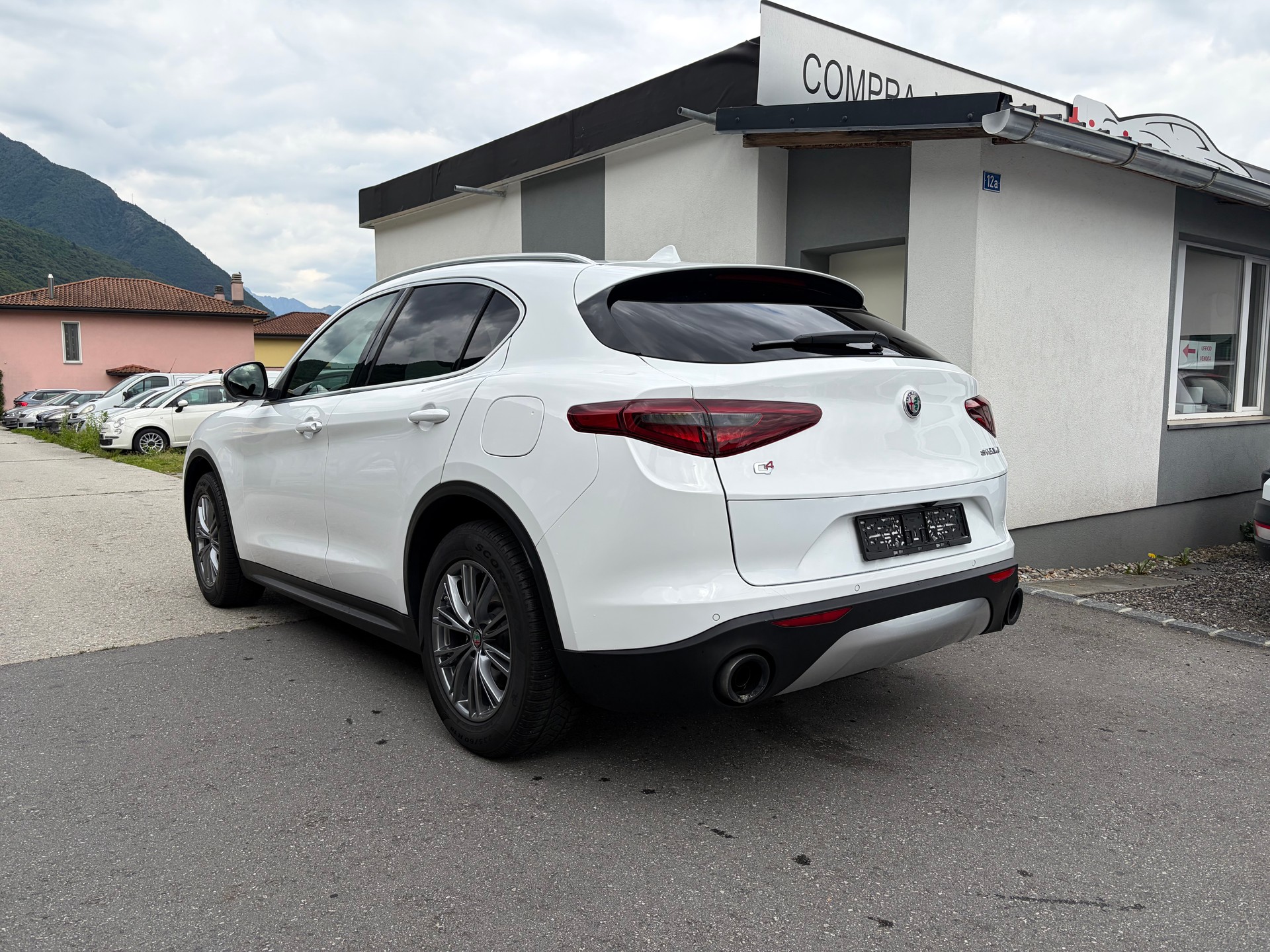ALFA ROMEO Stelvio 2.0 Executive Q4 Automatic-image-2
