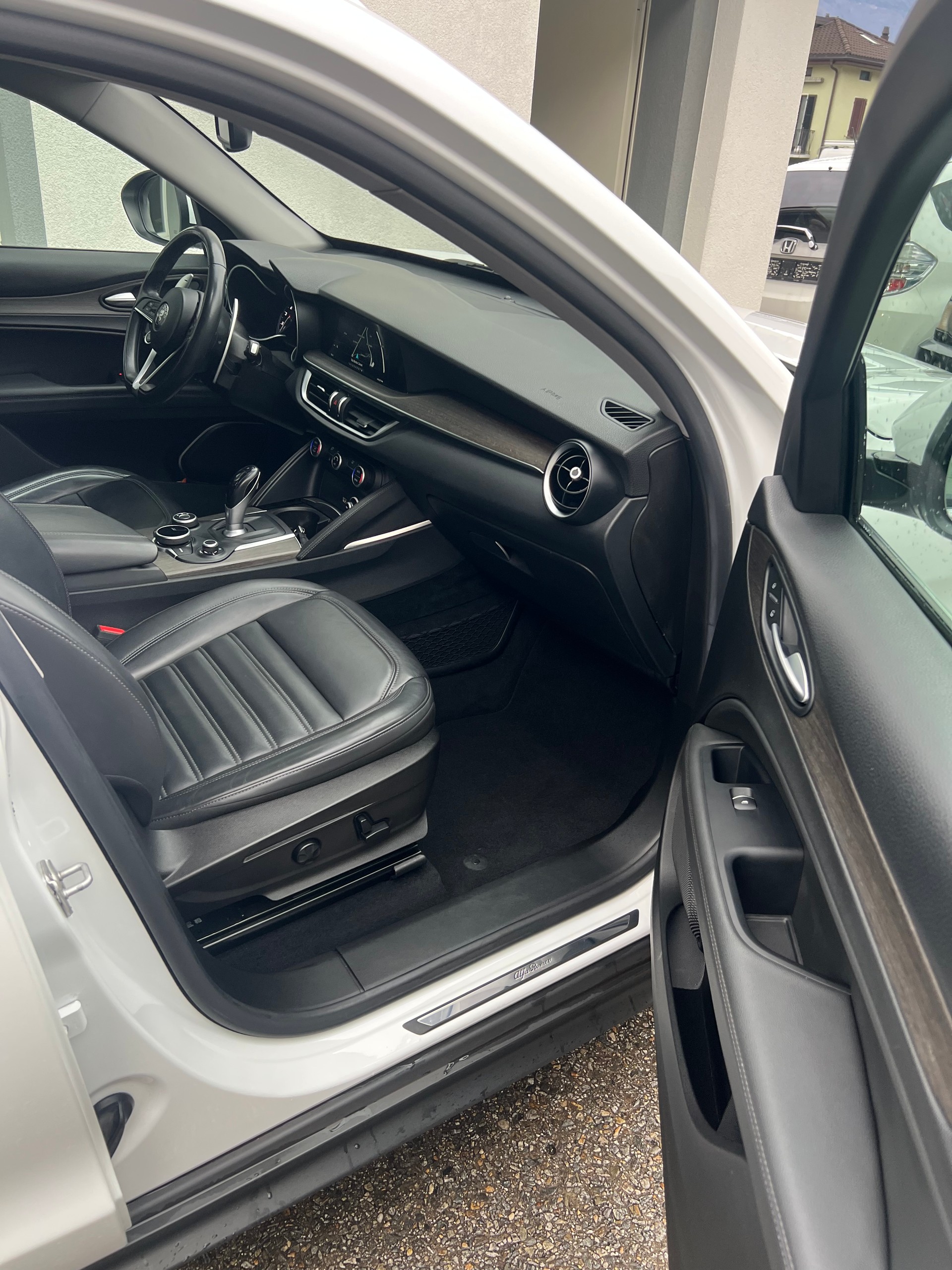 ALFA ROMEO Stelvio 2.0 Executive Q4 Automatic-image-12