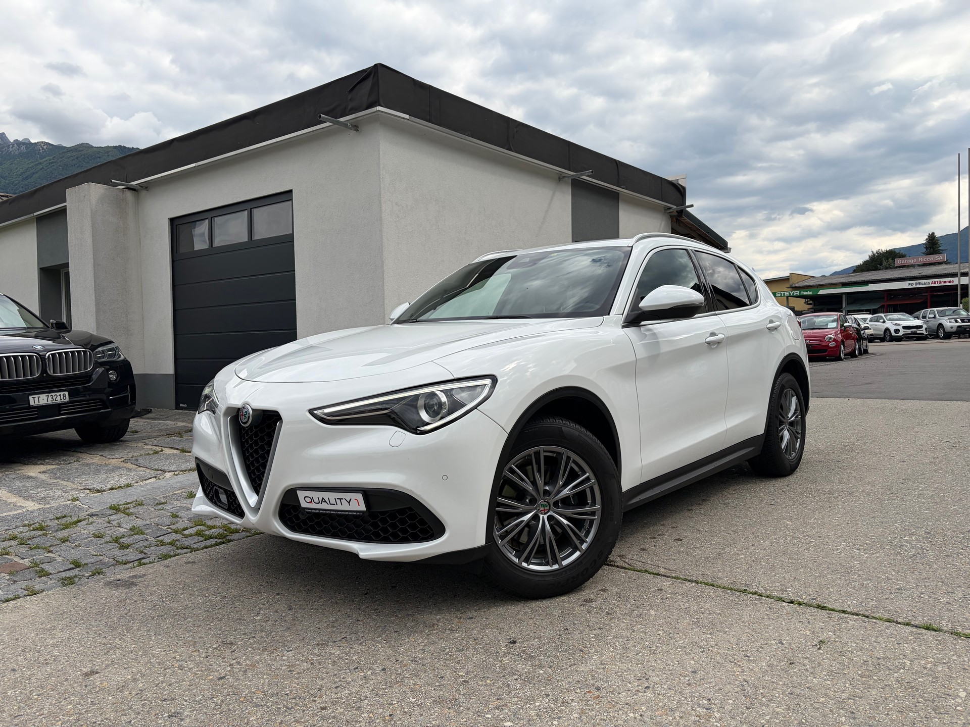 ALFA ROMEO Stelvio 2.0 Executive Q4 Automatic-image-1