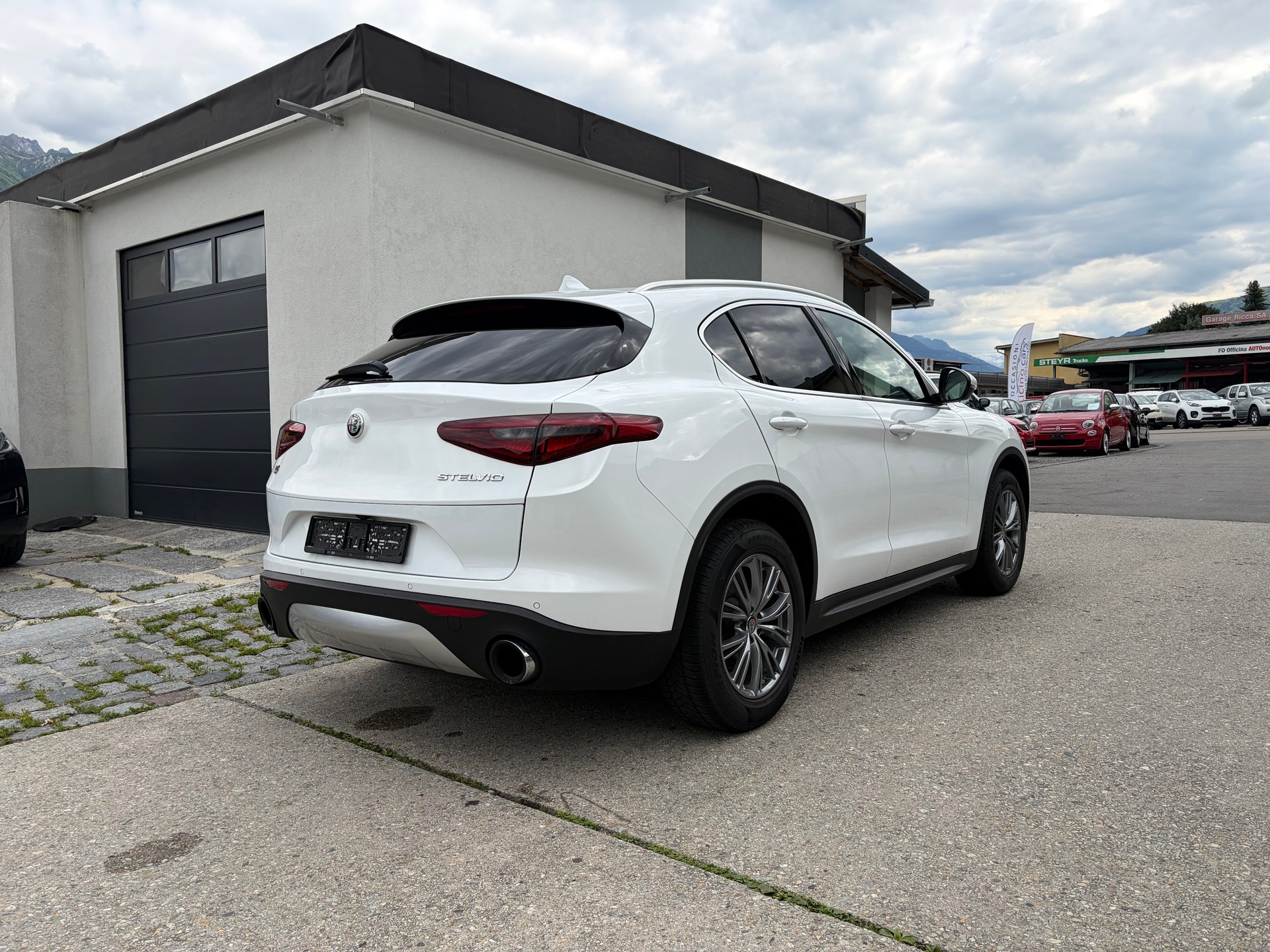 ALFA ROMEO Stelvio 2.0 Executive Q4 Automatic-image-3
