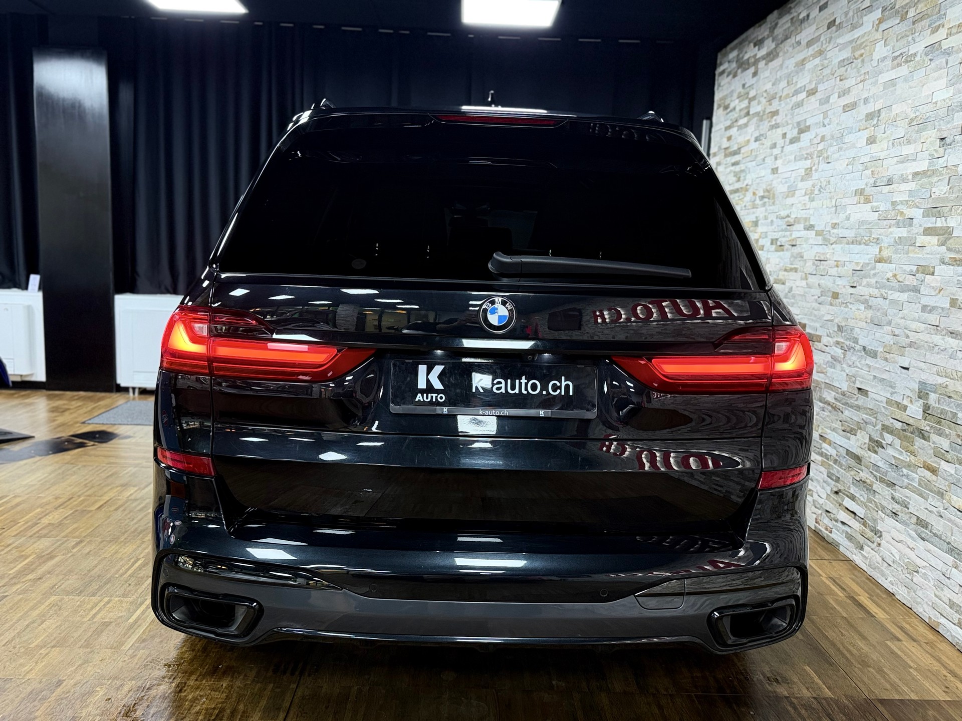 BMW X7 xDrive 48V 40d Steptronic-showroom-element-3