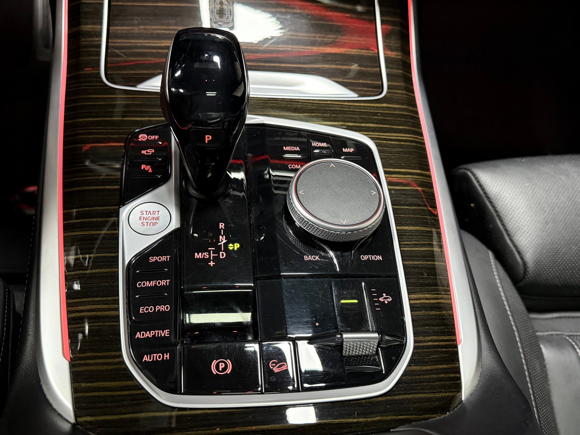 BMW X7 xDrive 48V 40d Steptronic-image-16