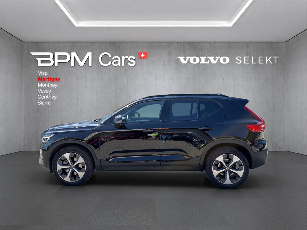 VOLVO XC40 2.0 B3 MH Plus Dark-image-17