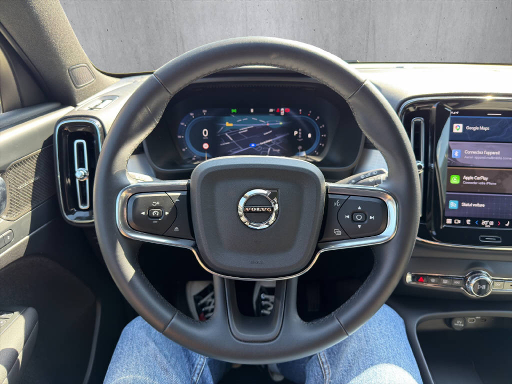 VOLVO XC40 2.0 B3 MH Plus Dark-image-9