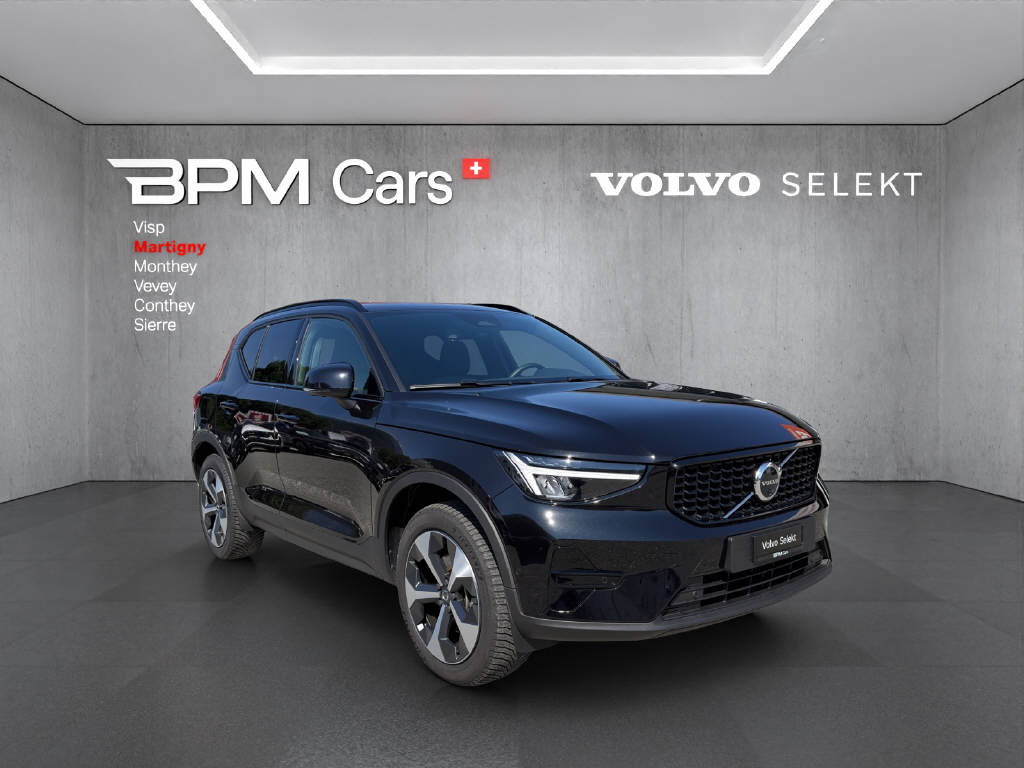 VOLVO XC40 2.0 B3 MH Plus Dark-image-4
