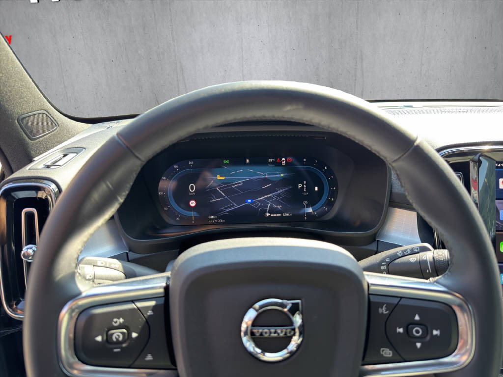 VOLVO XC40 2.0 B3 MH Plus Dark-image-10