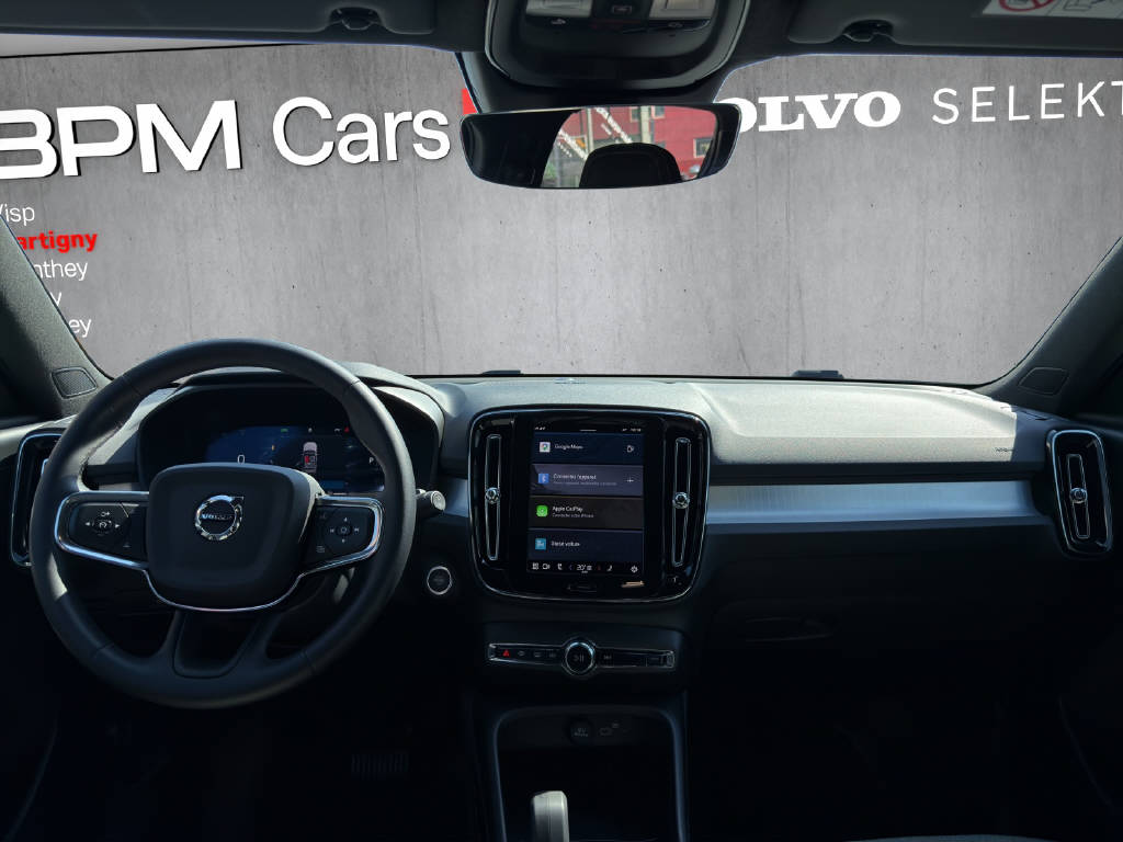 VOLVO XC40 2.0 B3 MH Plus Dark-image-12