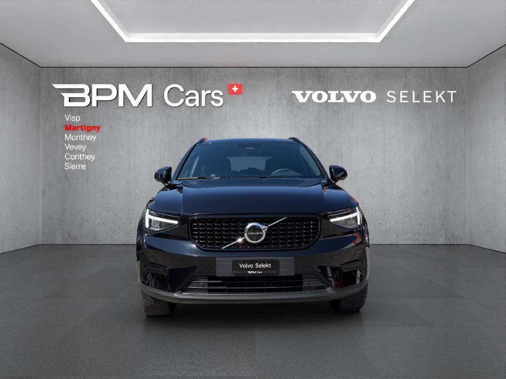 VOLVO XC40 2.0 B3 MH Plus Dark-image-5