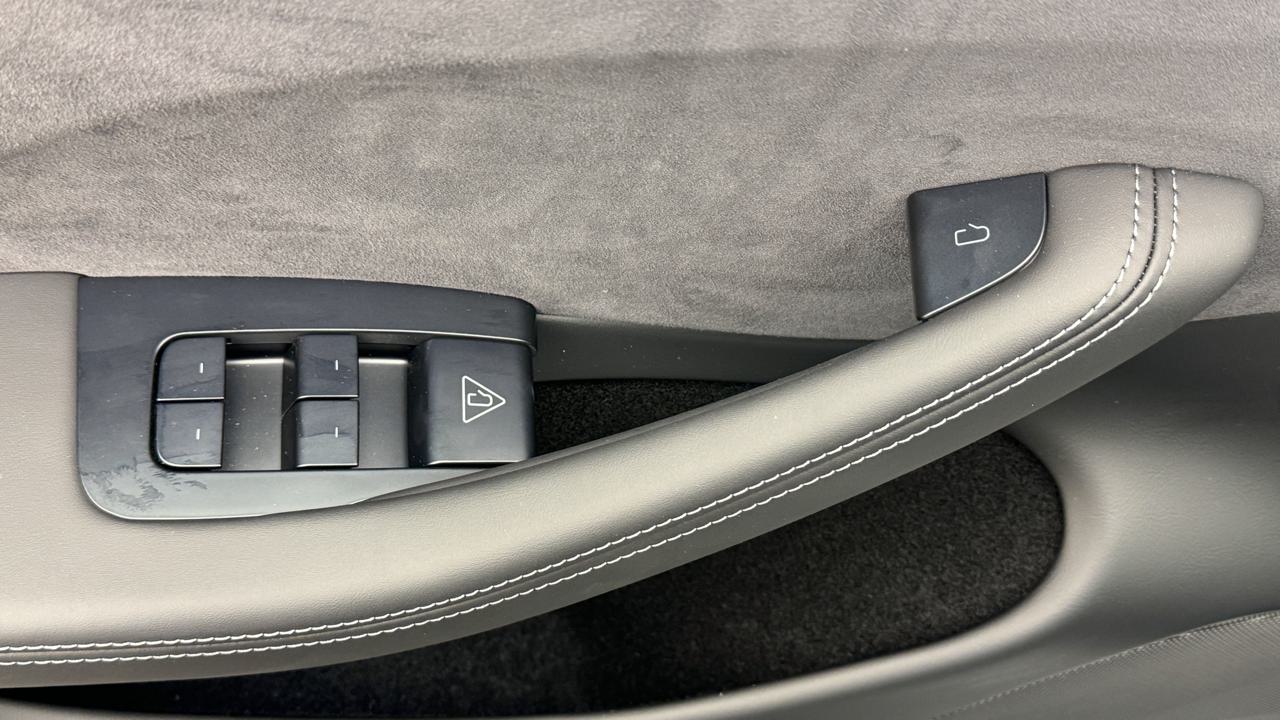 TESLA Model 3 Long Range RWD-image-8