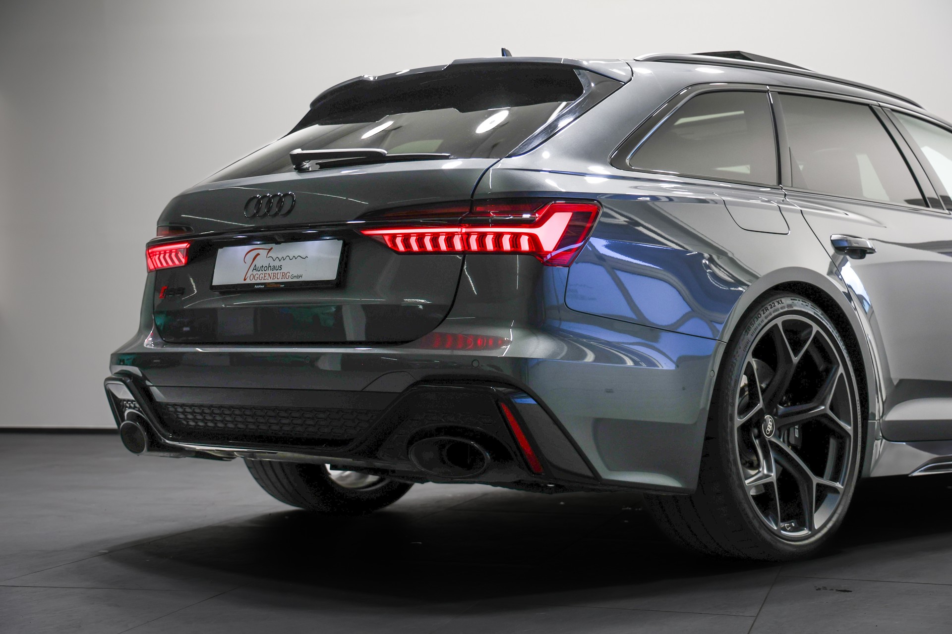 AUDI RS6 Avant 4.0 TFSI V8 Performance quattro-image-14