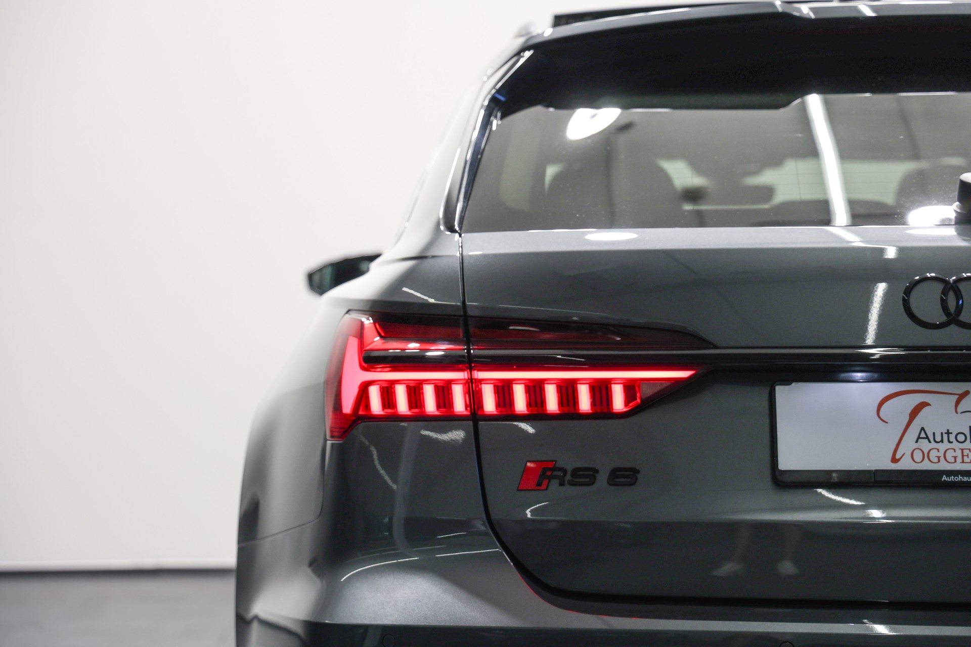 AUDI RS6 Avant 4.0 TFSI V8 Performance quattro-image-12