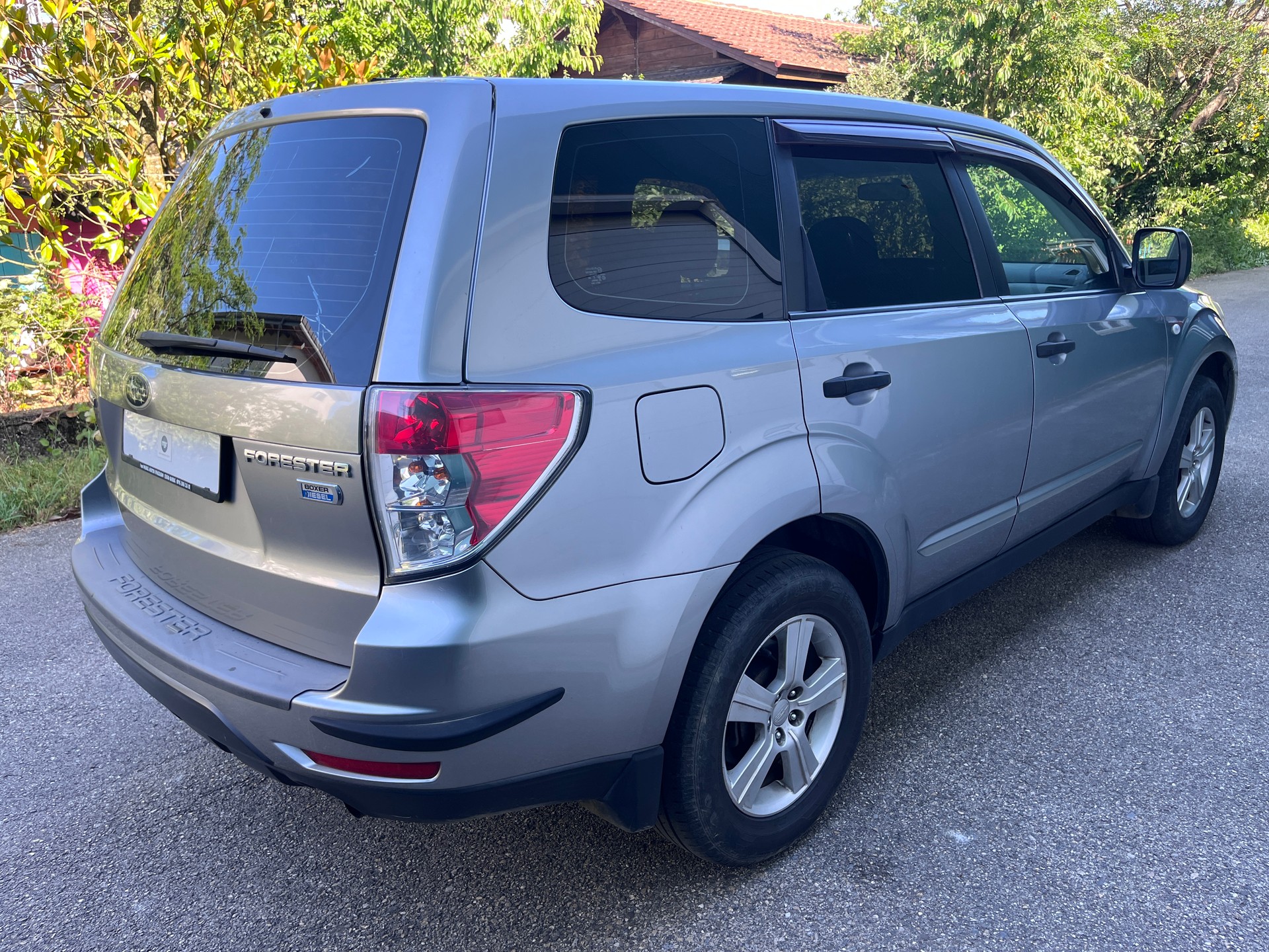 SUBARU Forester 2.0D X Swiss-image-3