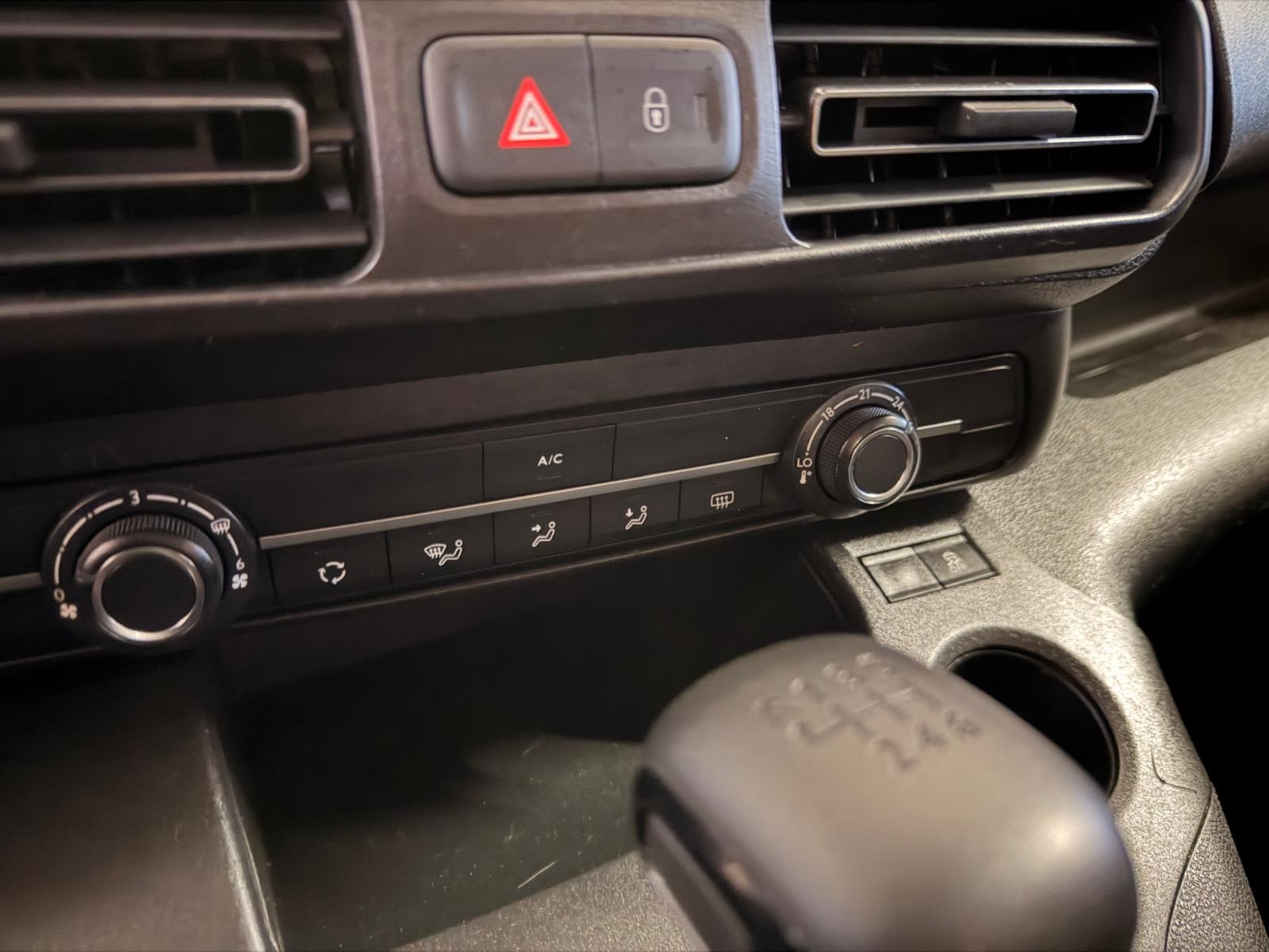 TOYOTA Proace City Verso 1.2 Shuttle Medium-image-14