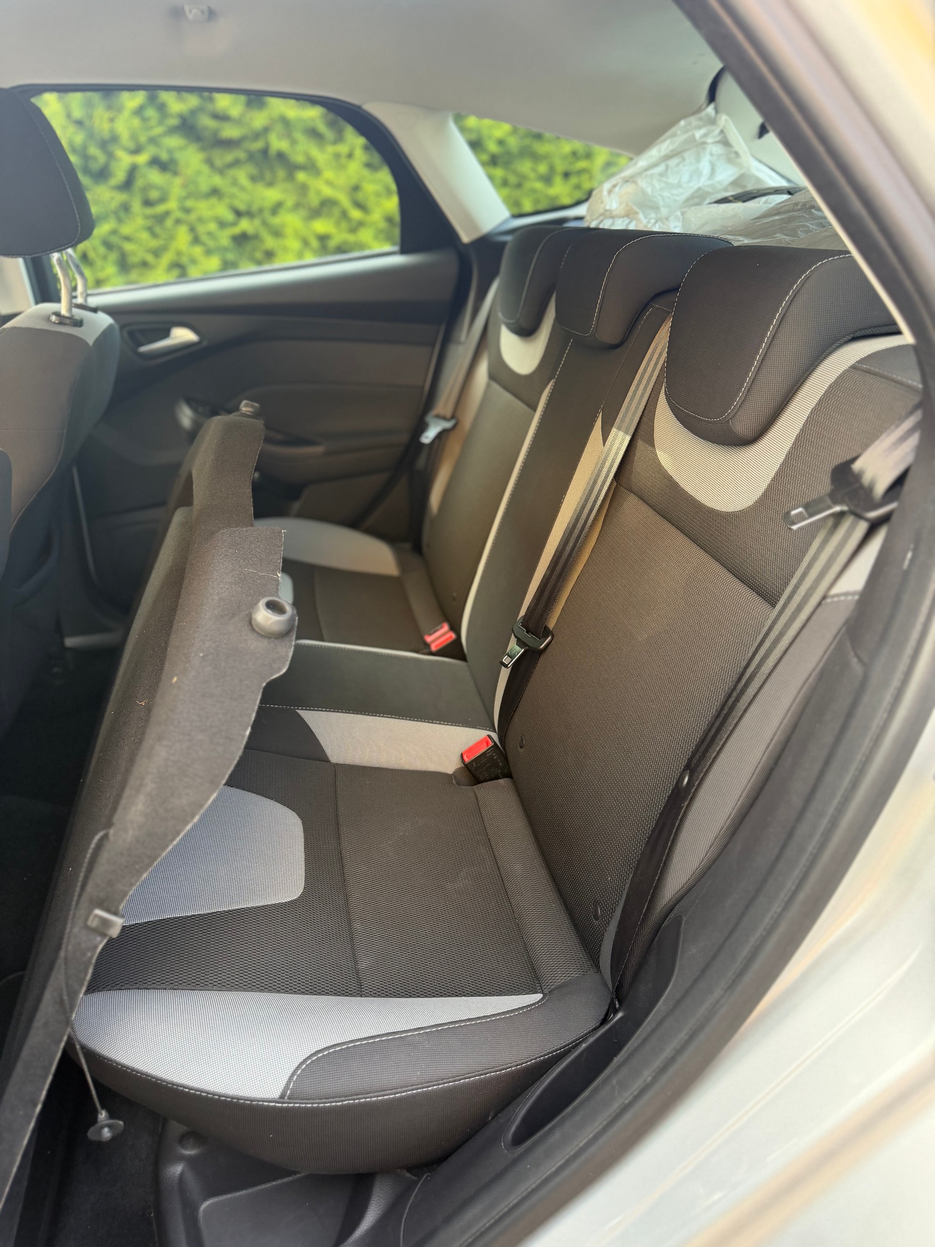 FORD Focus 1.6i VCT Trend PowerShift-image-7