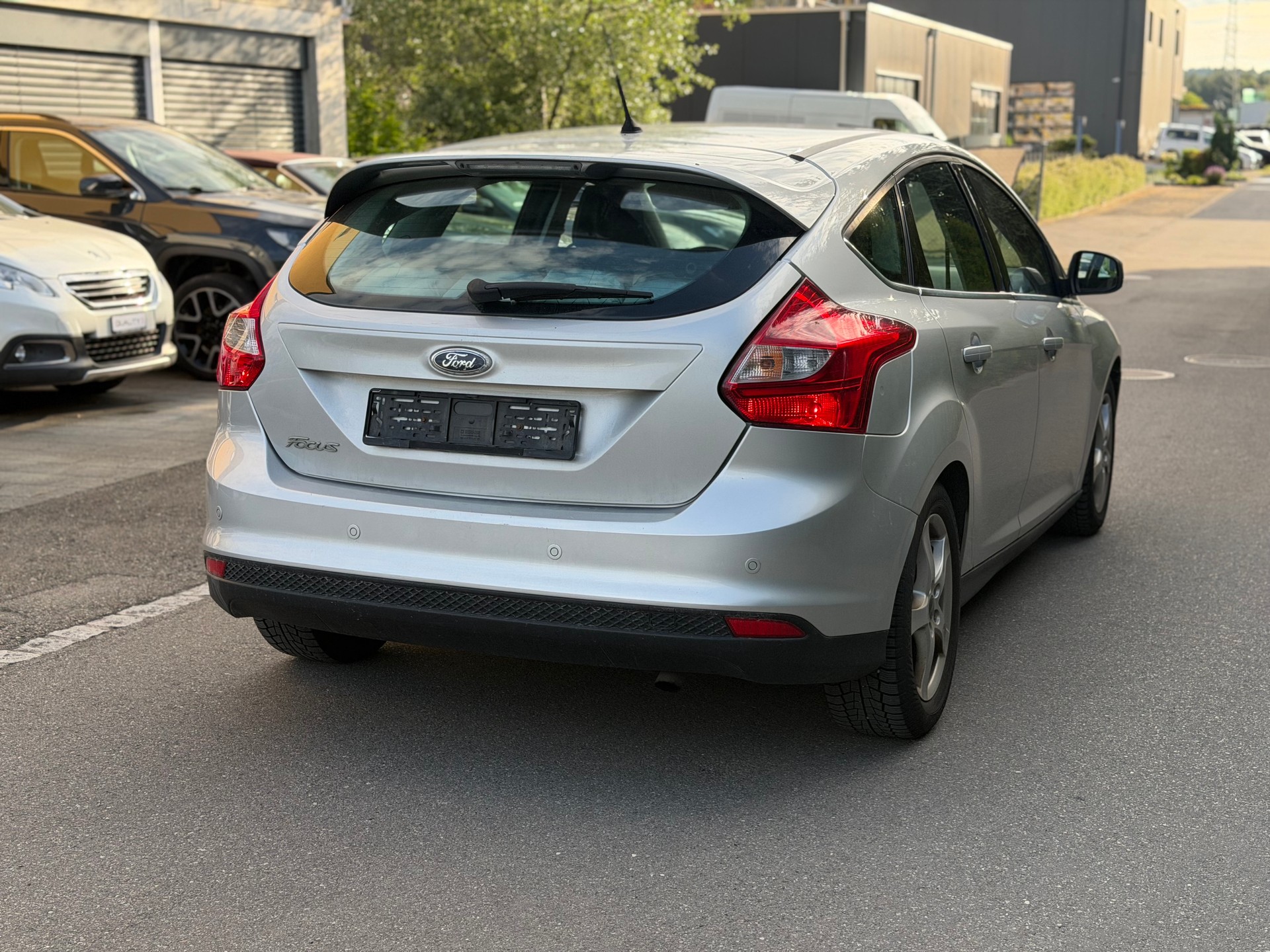 FORD Focus 1.6i VCT Trend PowerShift-image-4