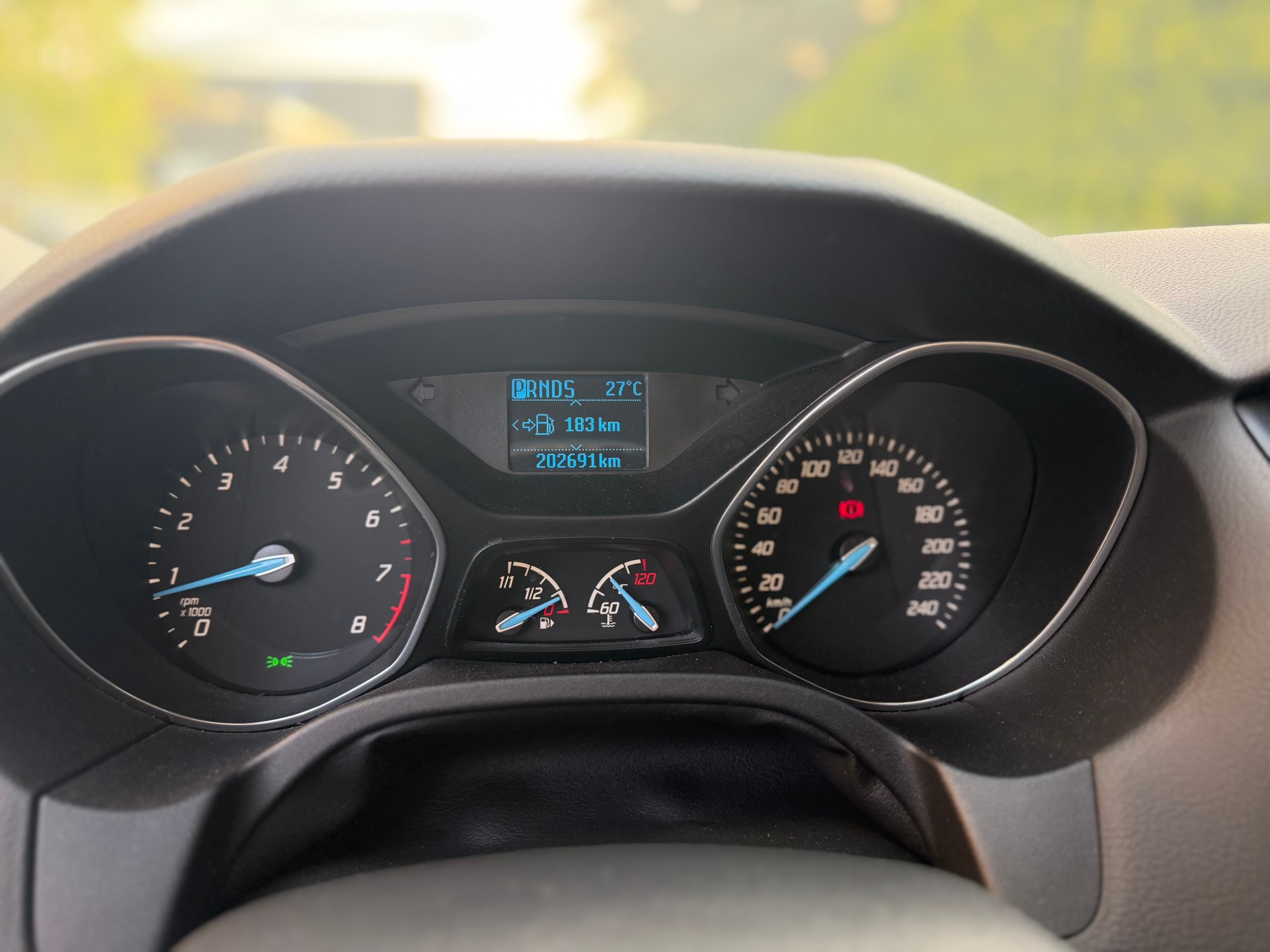 FORD Focus 1.6i VCT Trend PowerShift-image-10
