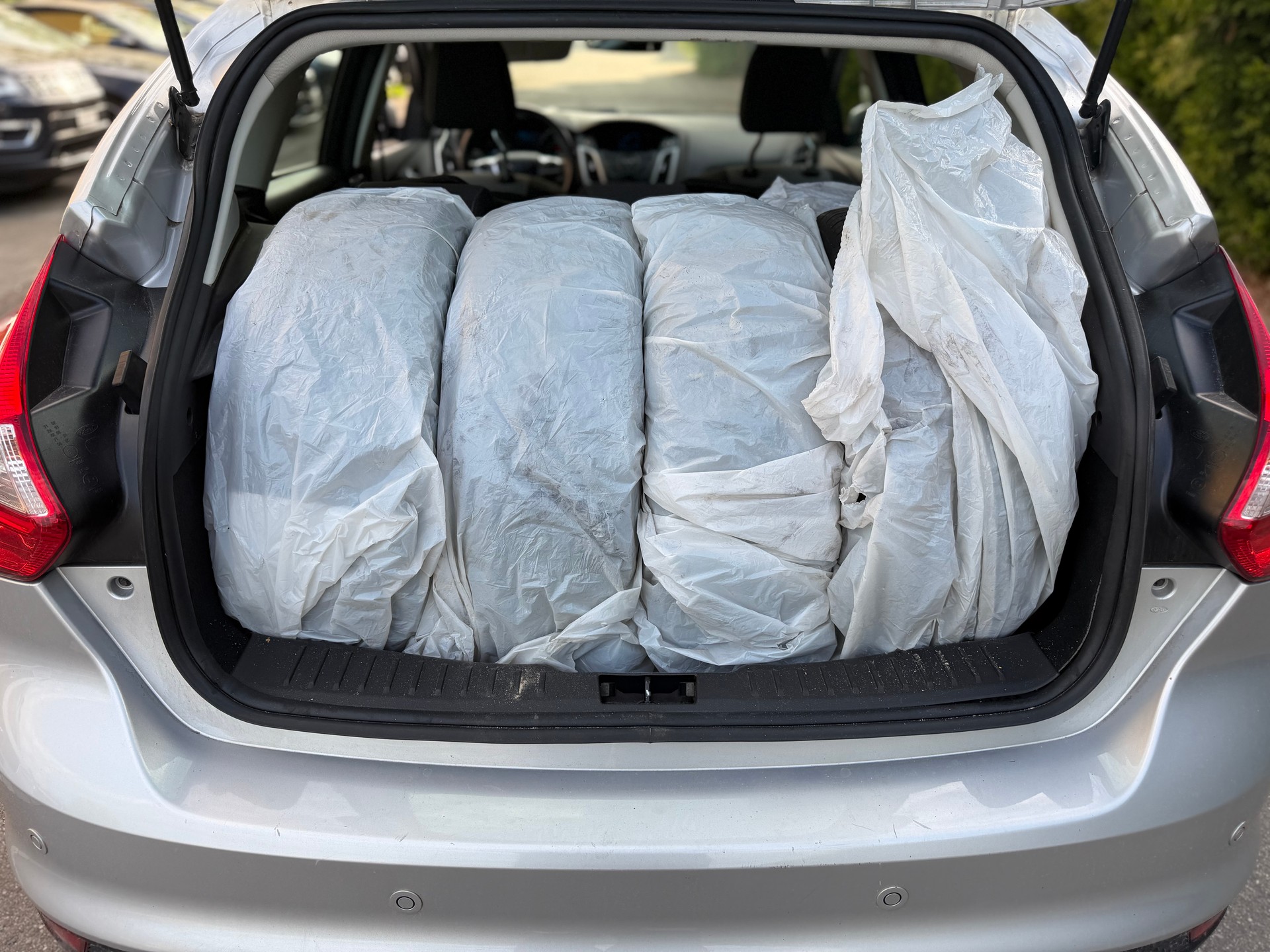 FORD Focus 1.6i VCT Trend PowerShift-image-6