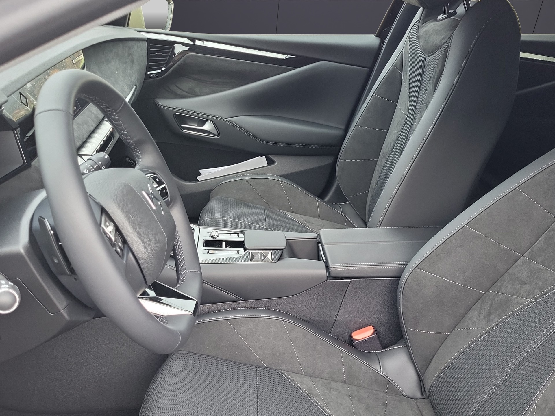 DS AUTOMOBILES DS4 1.2 MHEV Performance Line-image-4