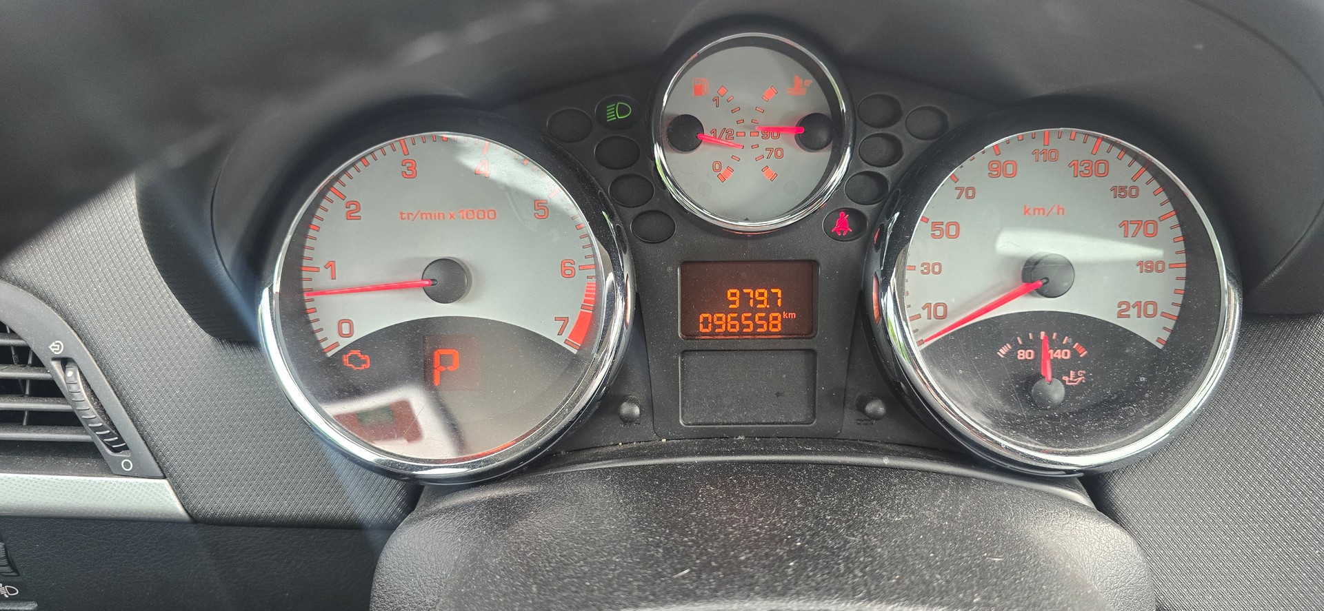 PEUGEOT 207 1.6 16V Sport Pack Automatic-image-14