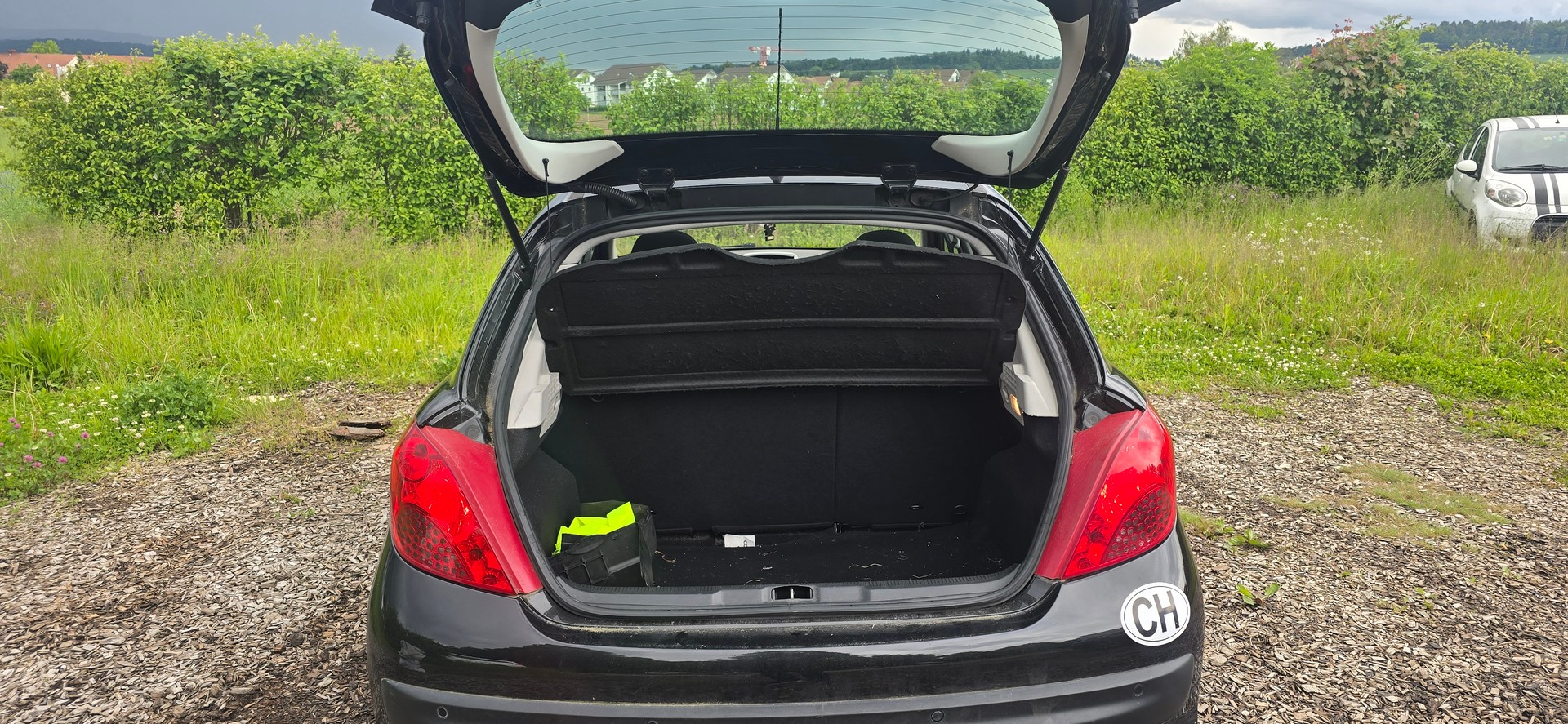 PEUGEOT 207 1.6 16V Sport Pack Automatic-image-12