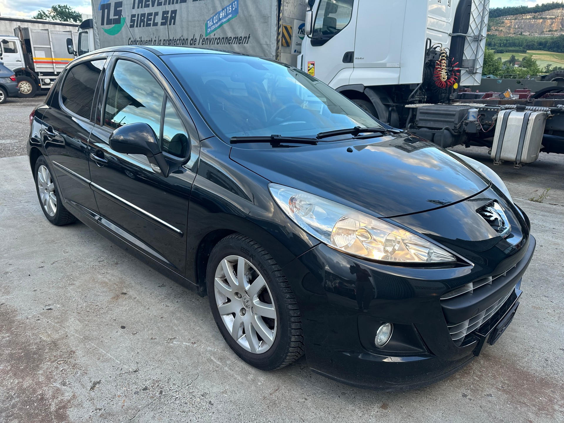 PEUGEOT 207 1.6 16V Turbo Allure-image-1