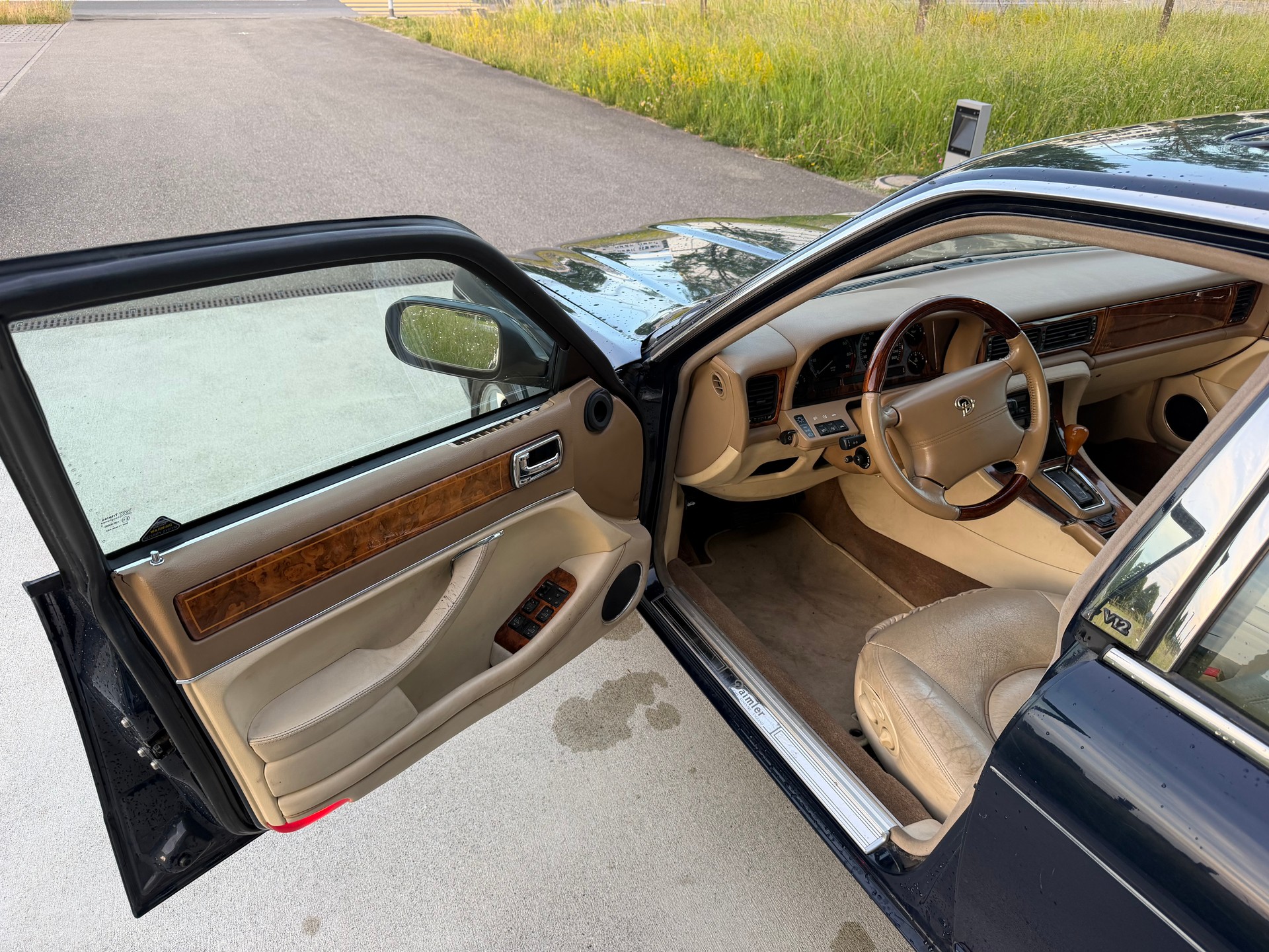 DAIMLER 6.0 V12-image-4