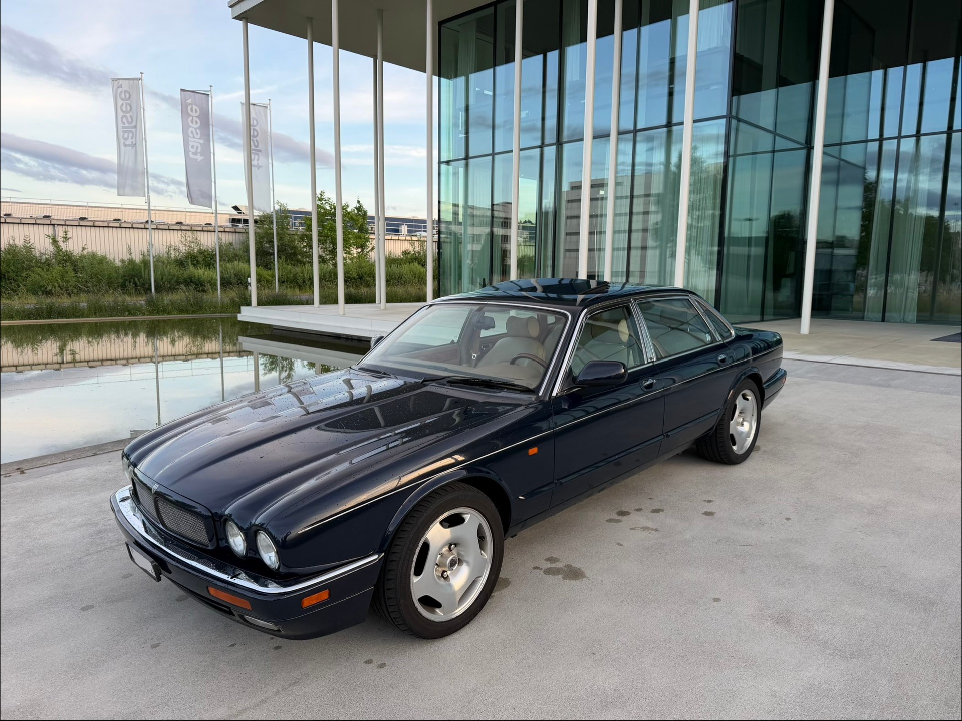 DAIMLER 6.0 V12