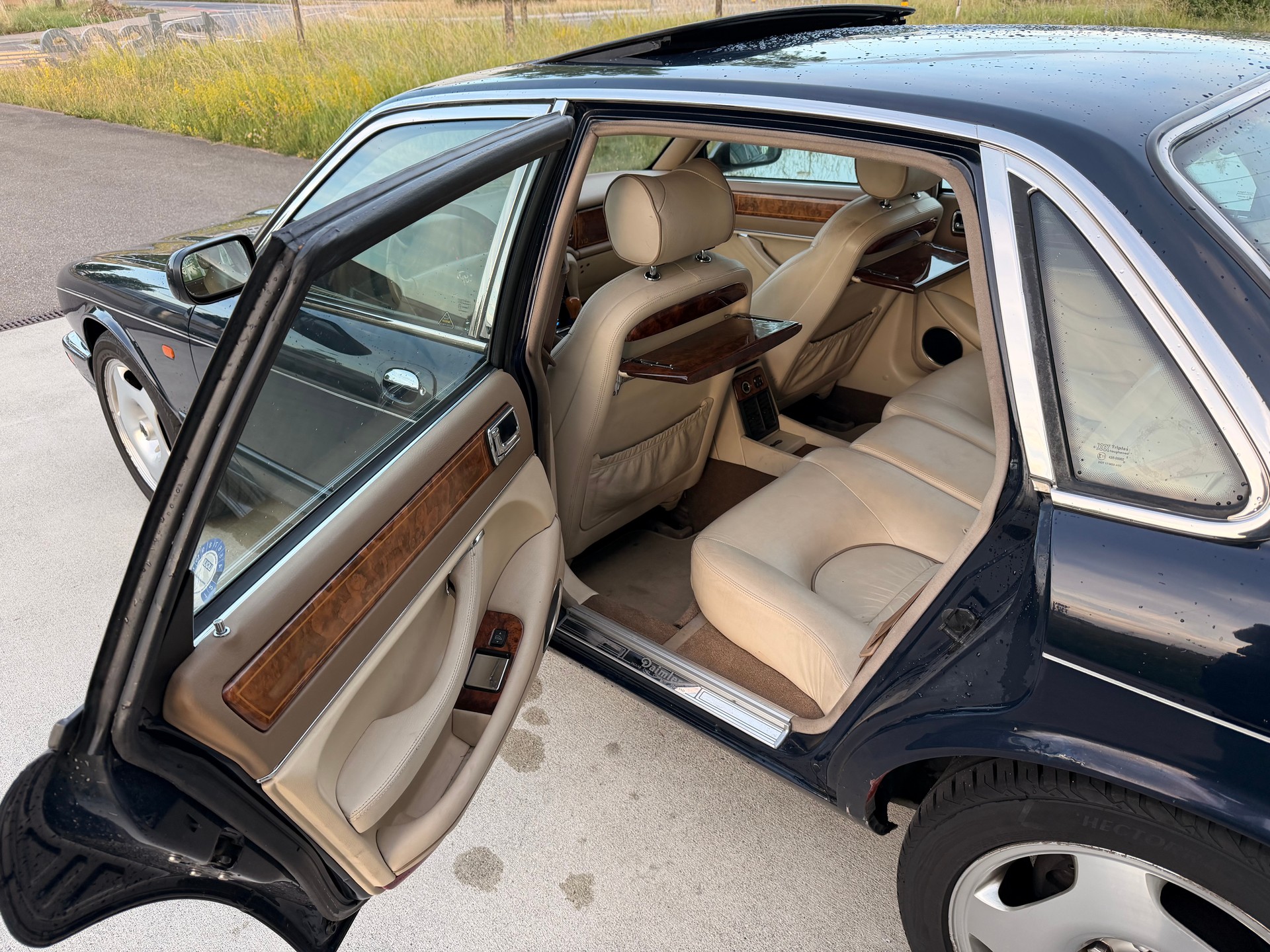DAIMLER 6.0 V12-image-5