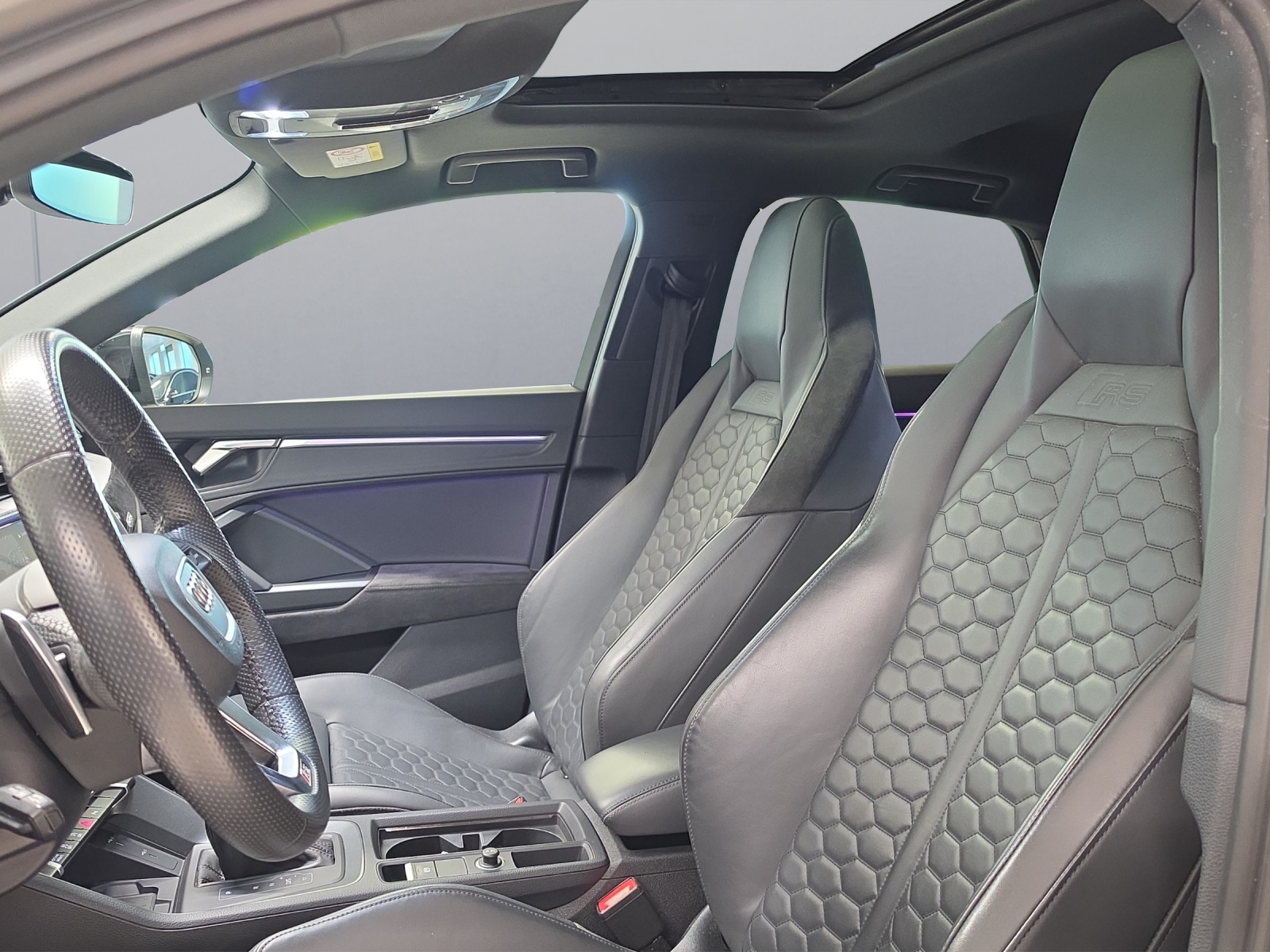 AUDI RS Q3 Sportback quattro S tronic-image-10